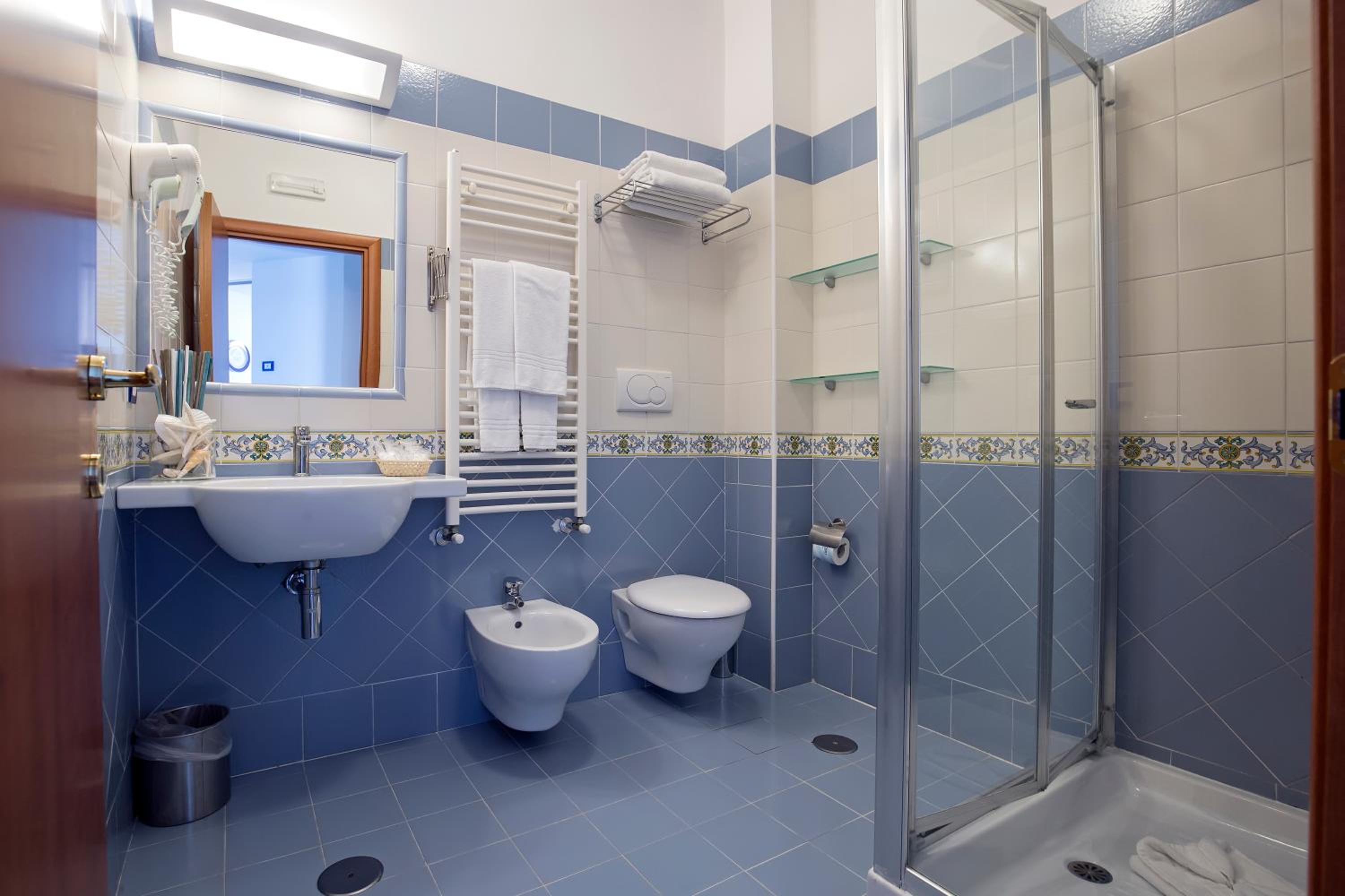 One-Bedroom Apartment - Photo 9