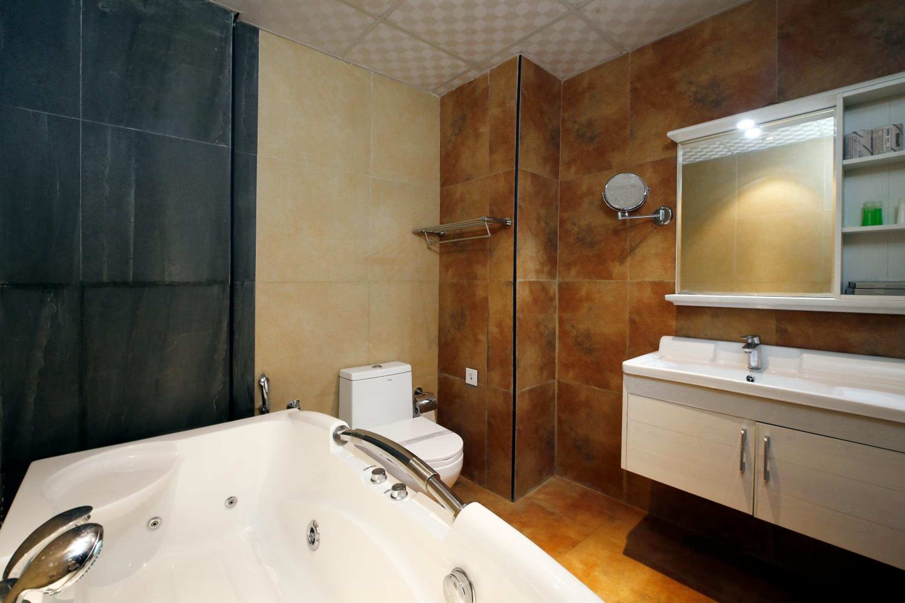 Suite - Photo 4
