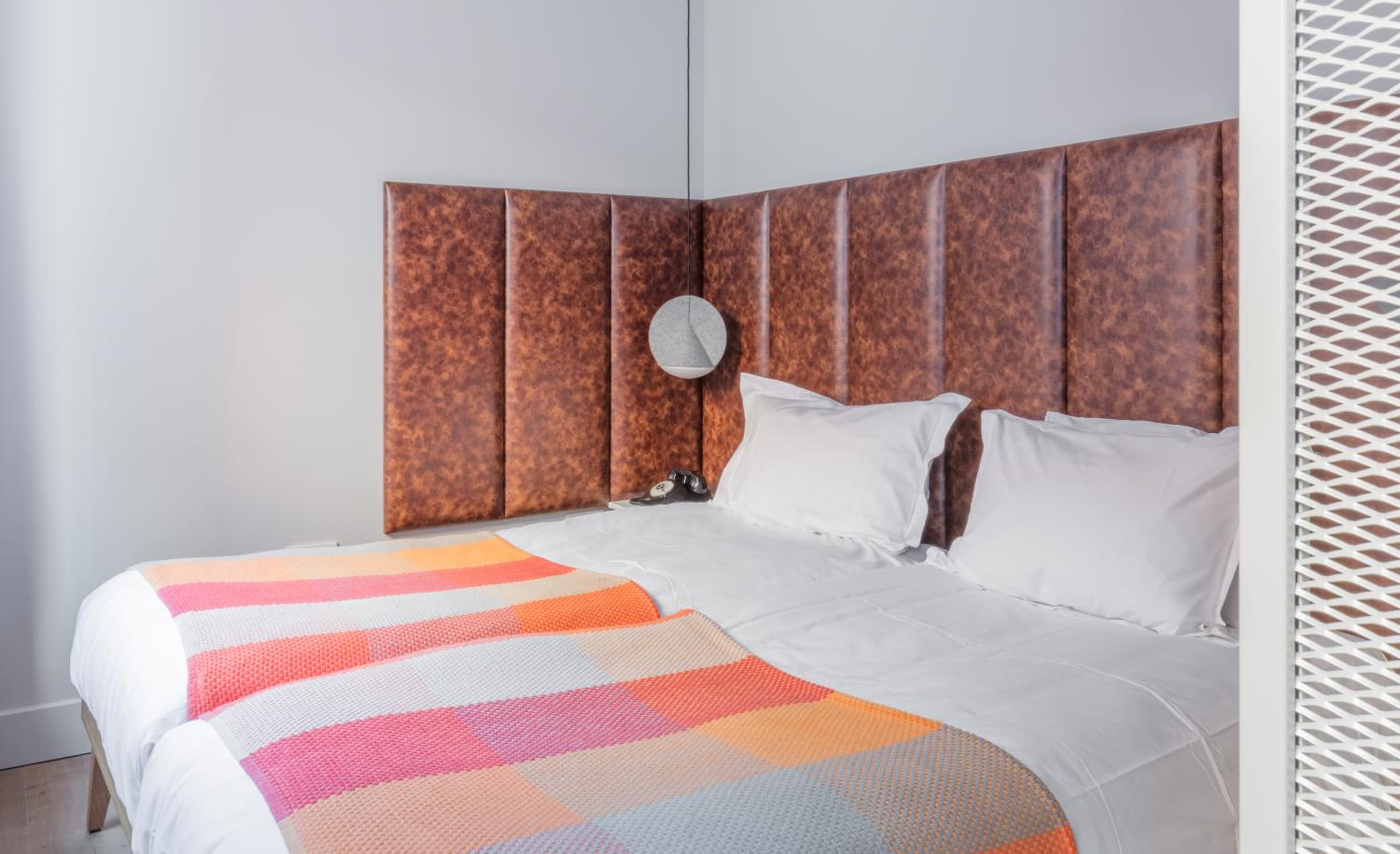 Open Plan Suite – Twin