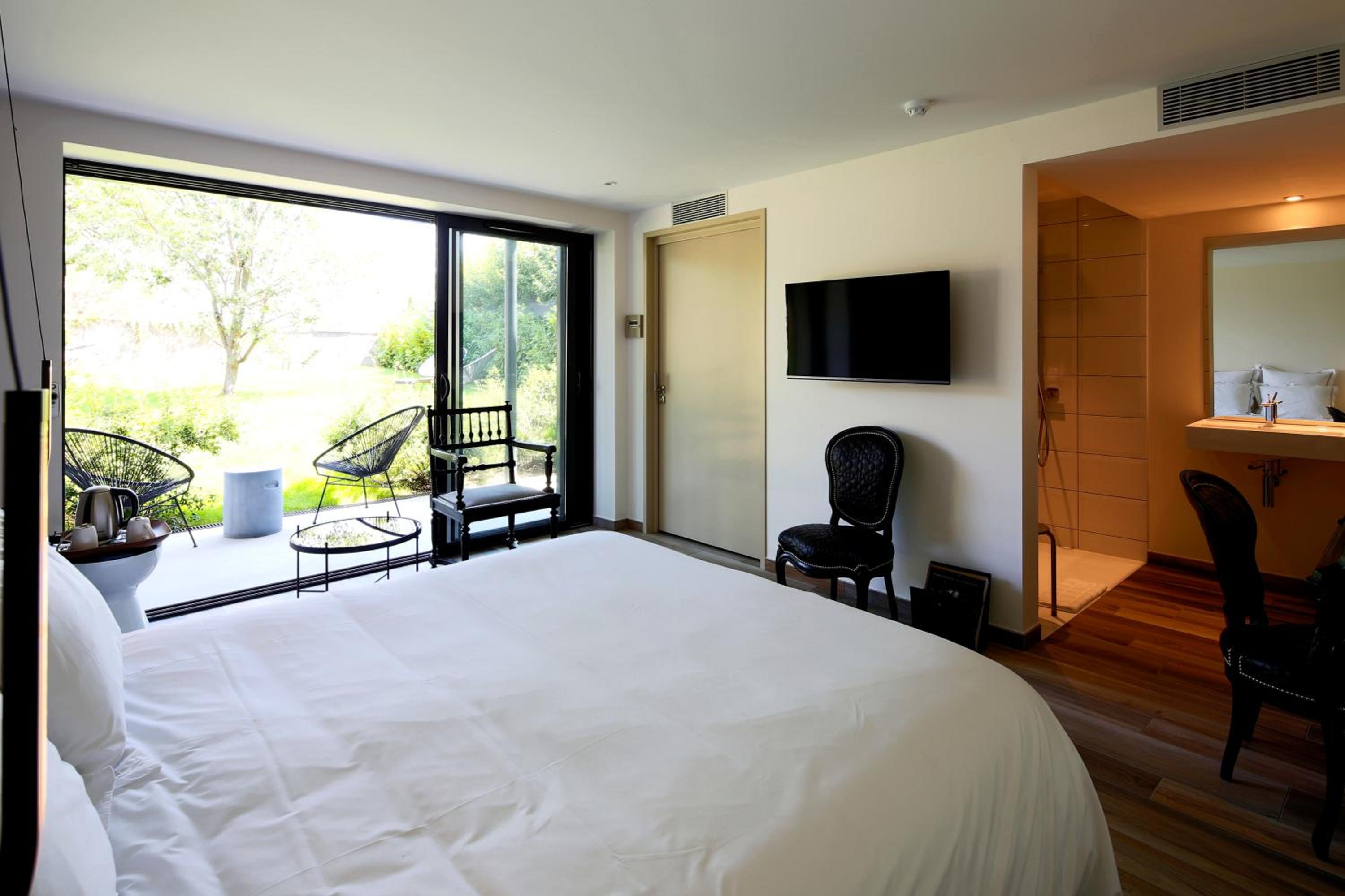 Double Room - Disability Access - Alphonse photo 3