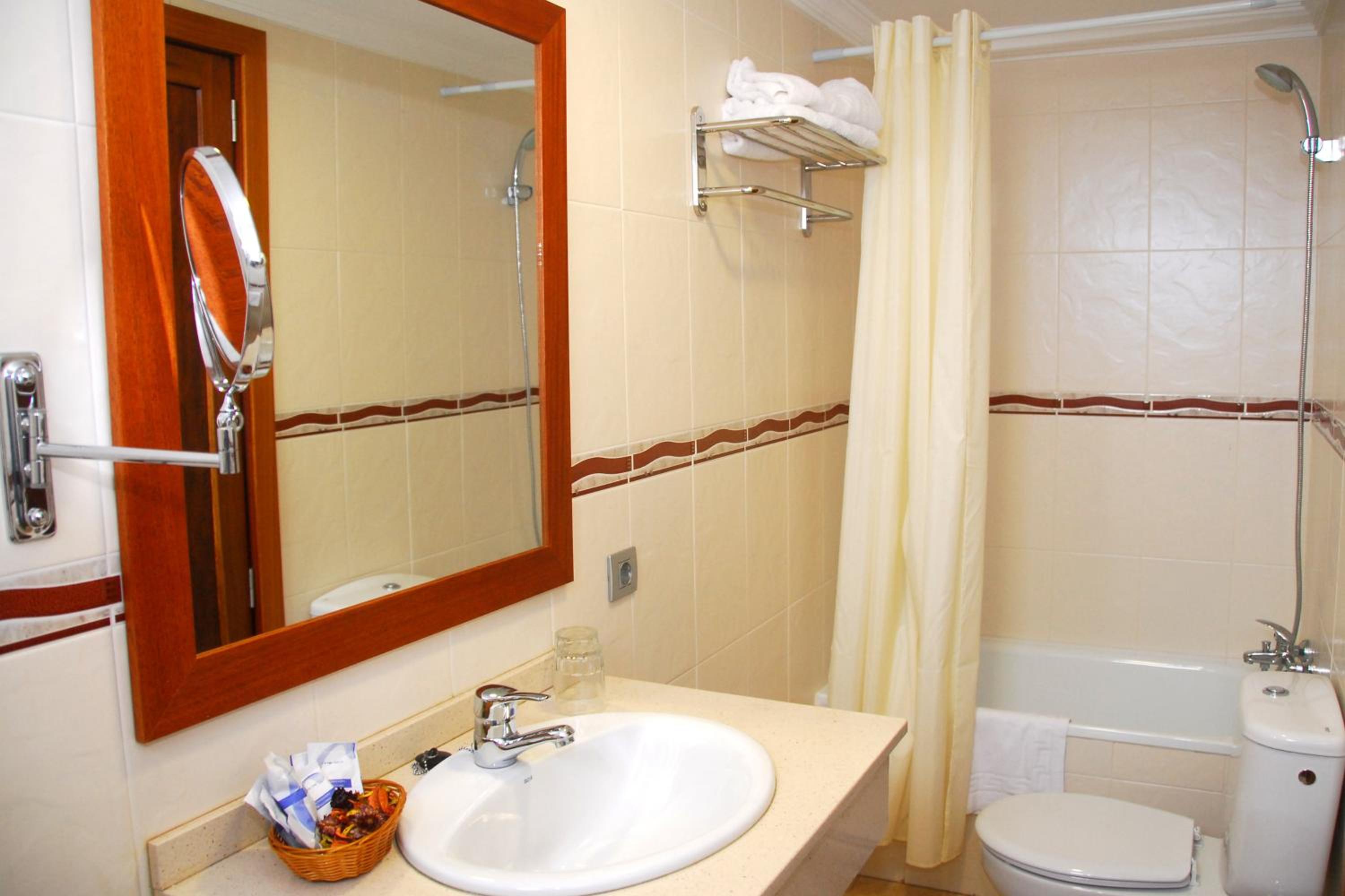 Double Room - Photo 8