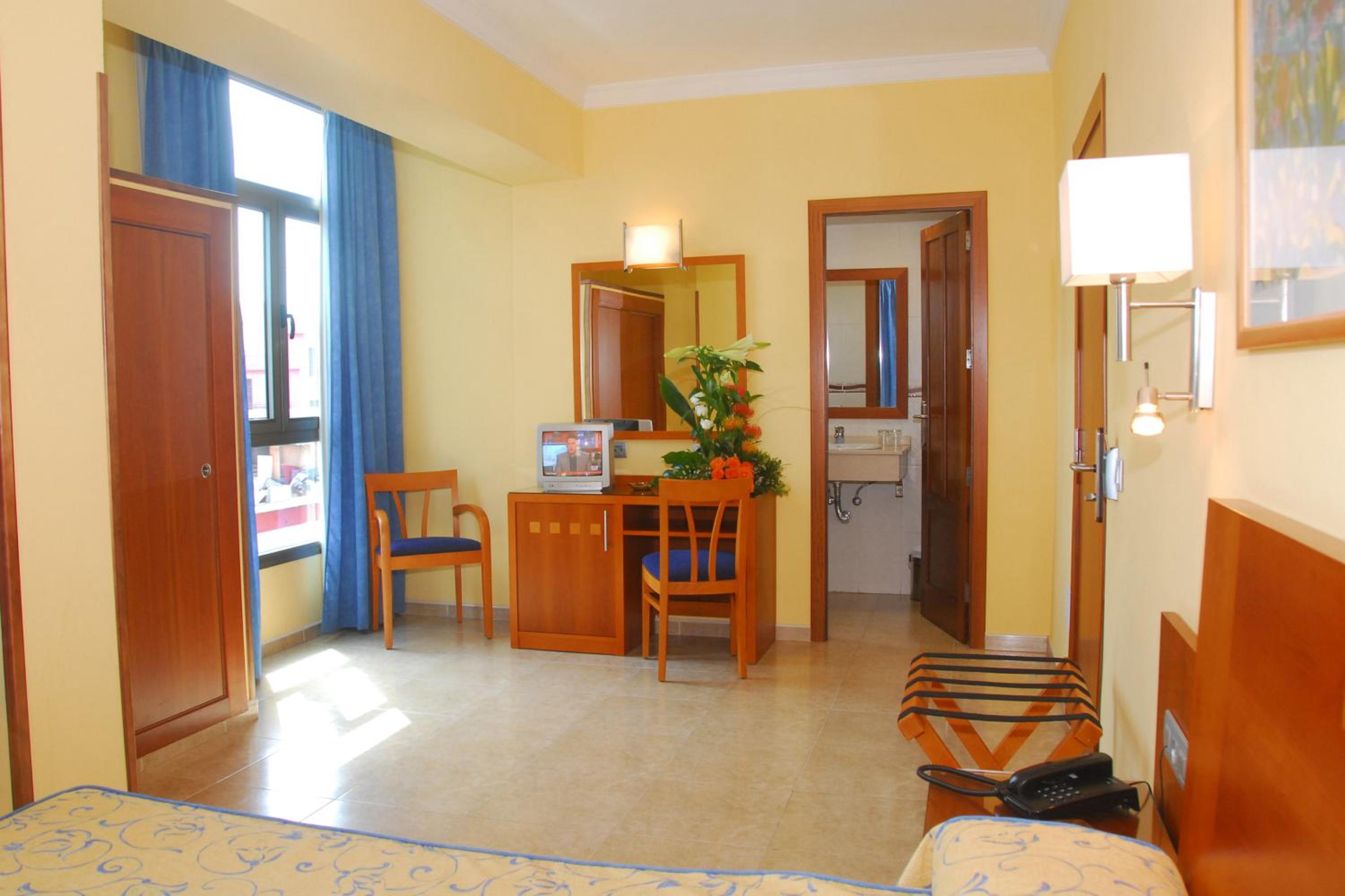 Double Room - Photo 11