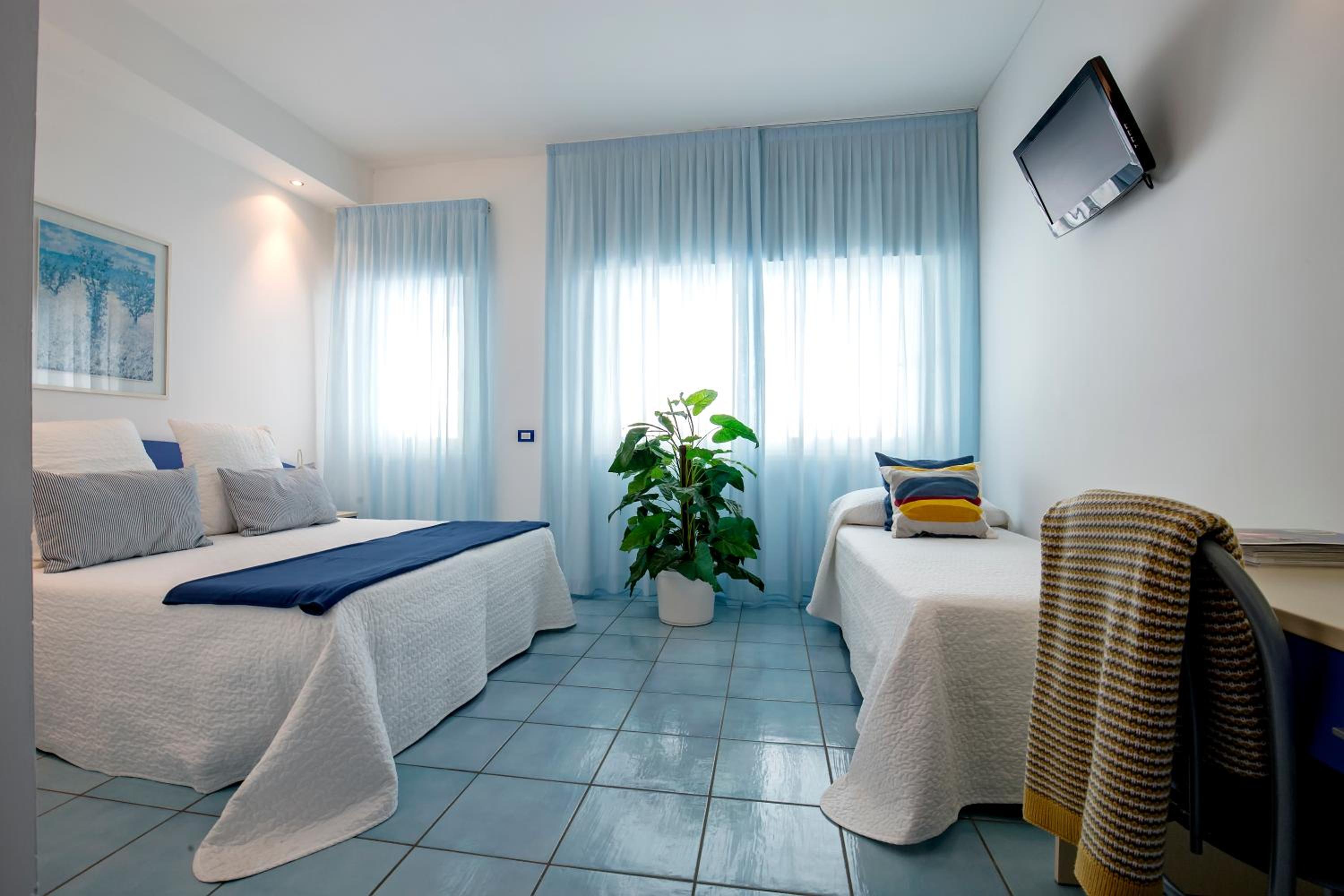 One-Bedroom Apartment - Photo 1