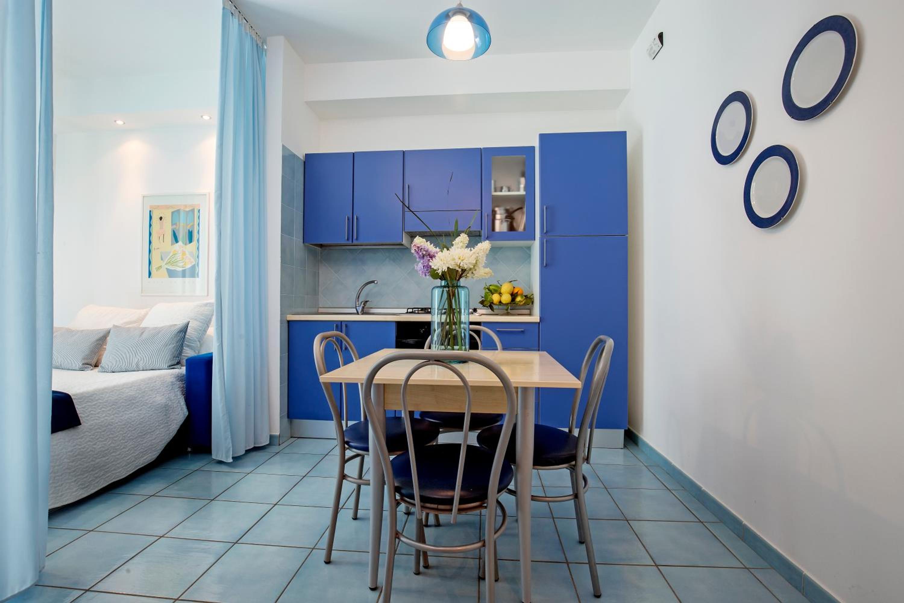One-Bedroom Apartment - Photo 4