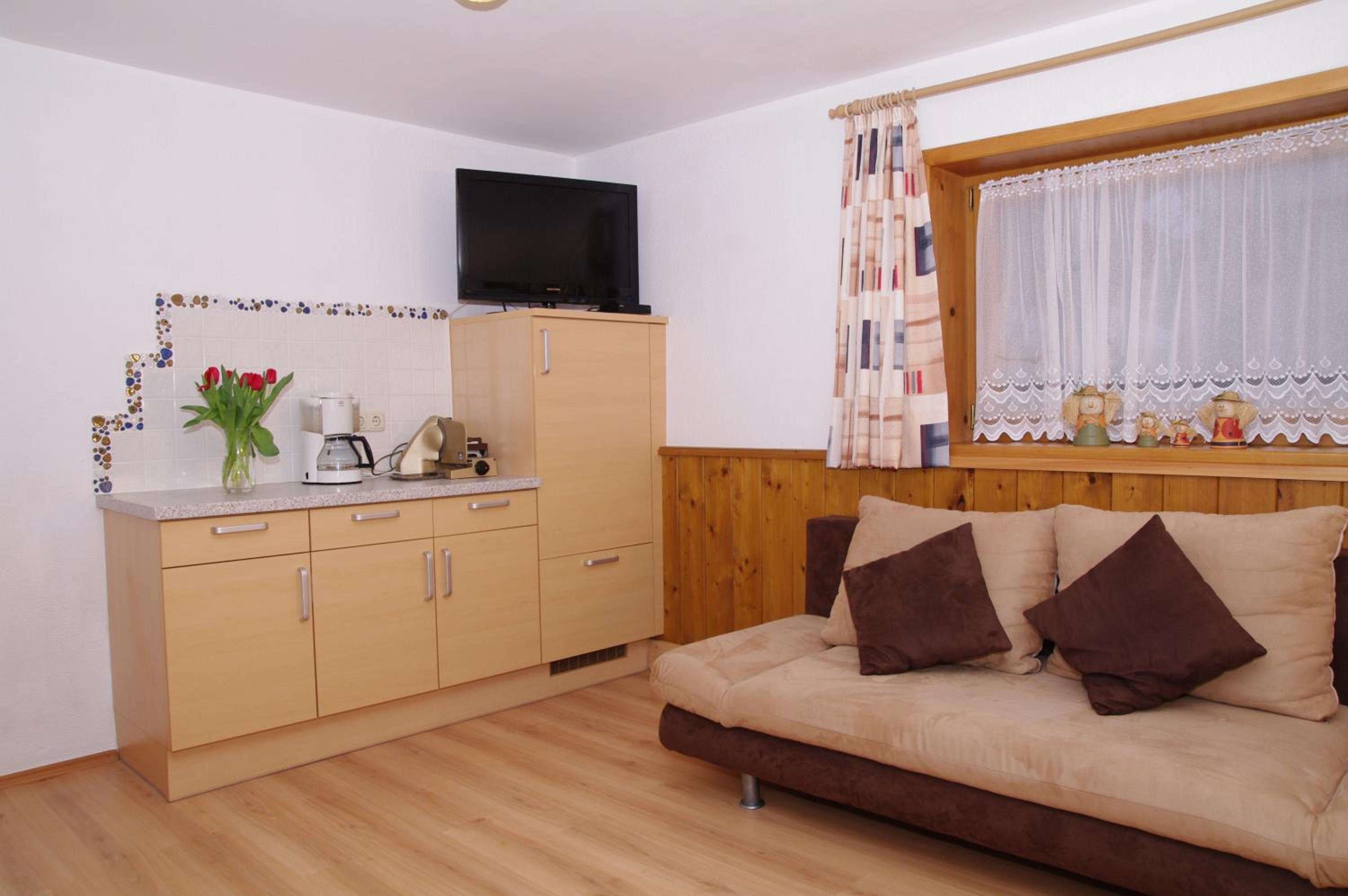 One-Bedroom Apartment photo 1