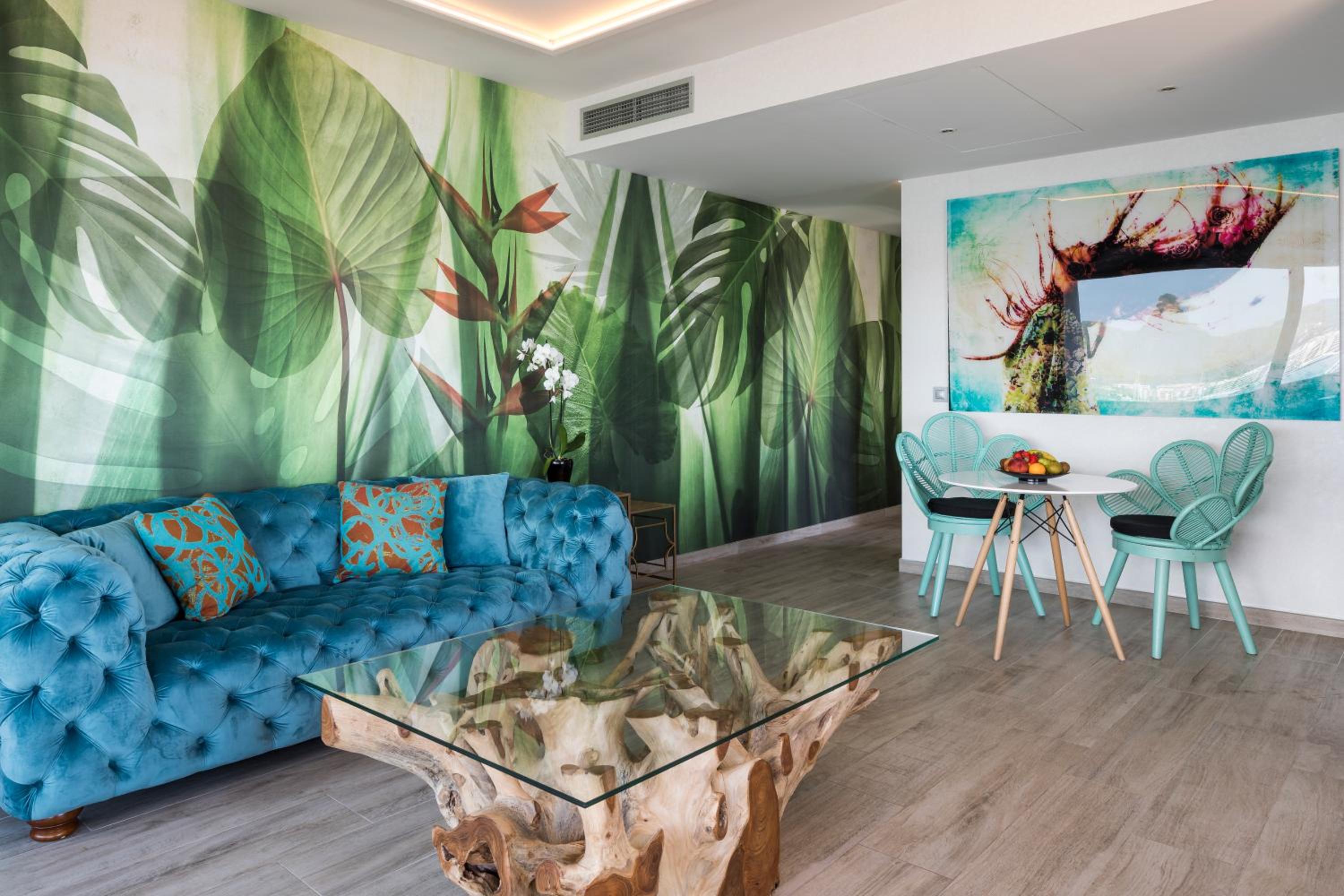 Deluxe Suite with Sea View