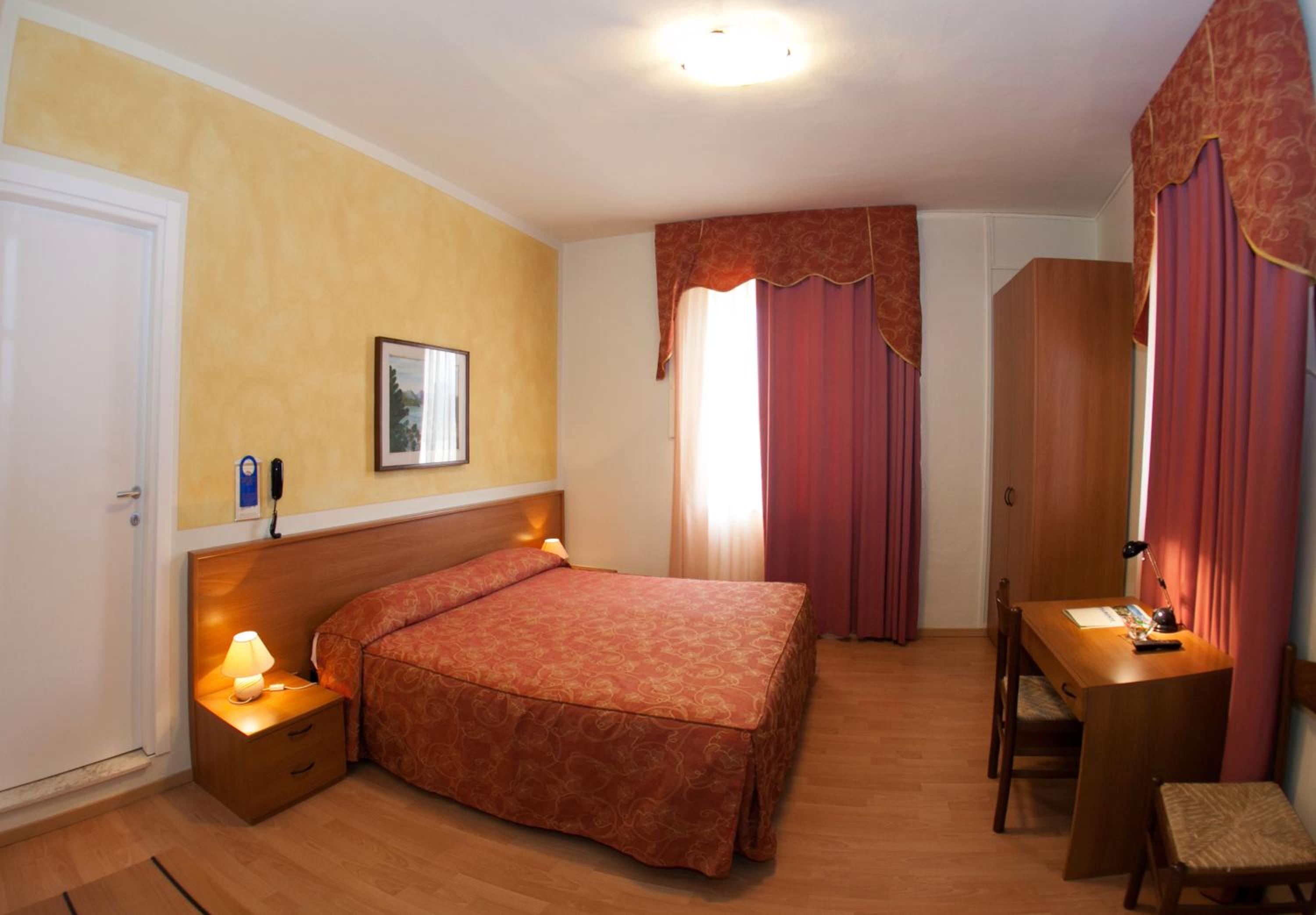 Double or Twin Room - Photo 2