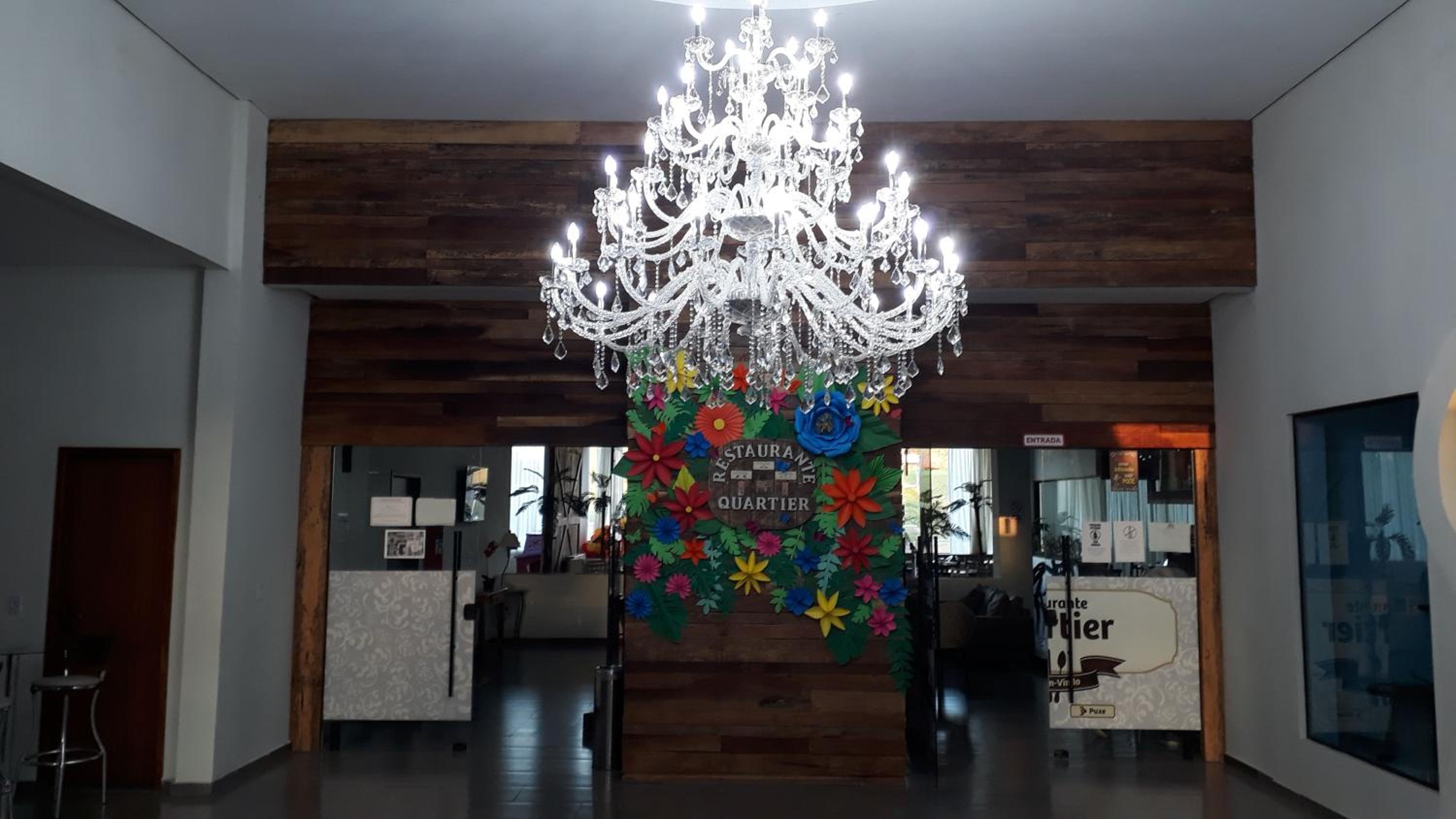 Apartment with Balcony - Photo 2