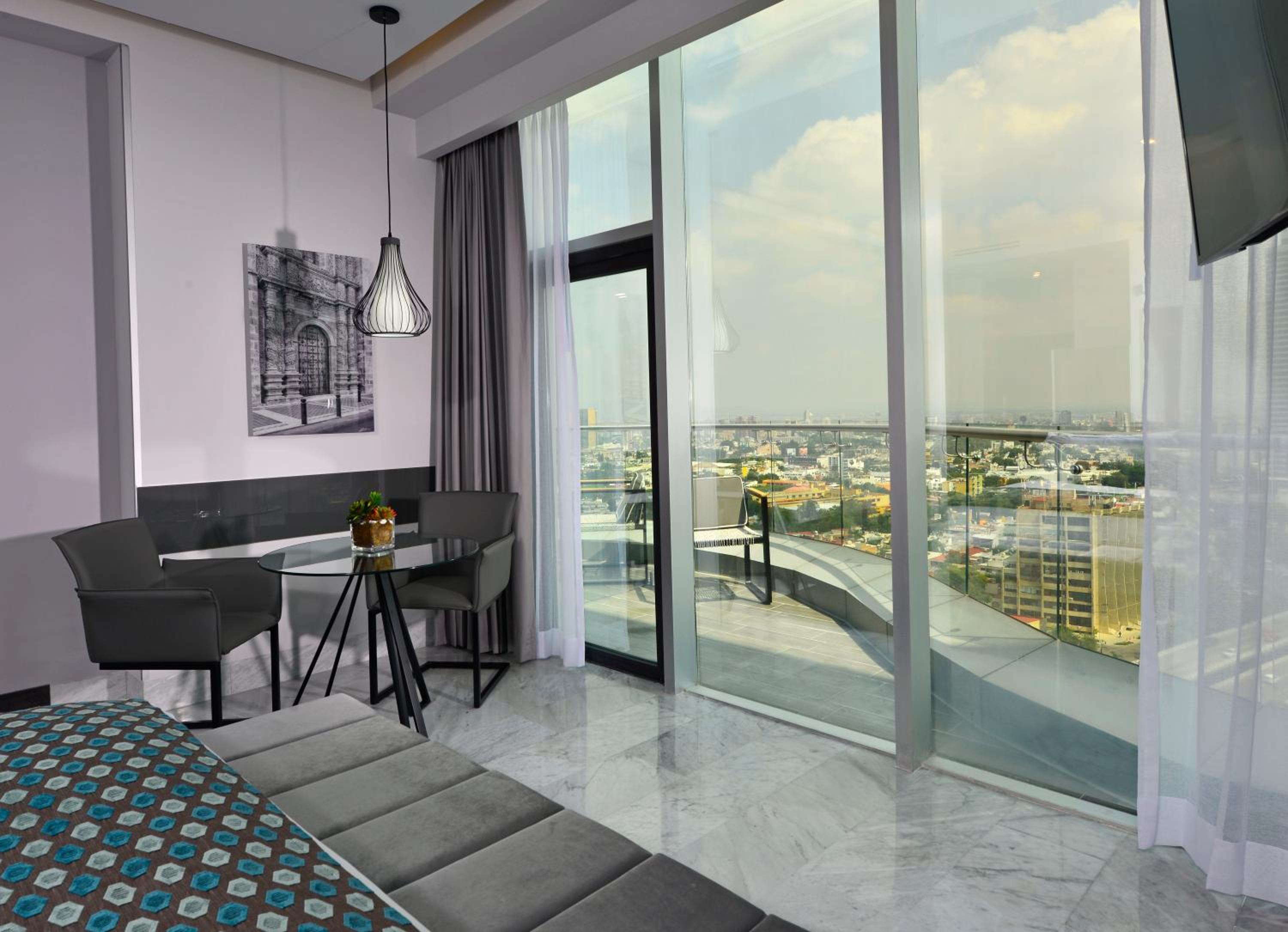 Deluxe King Room photo 2
