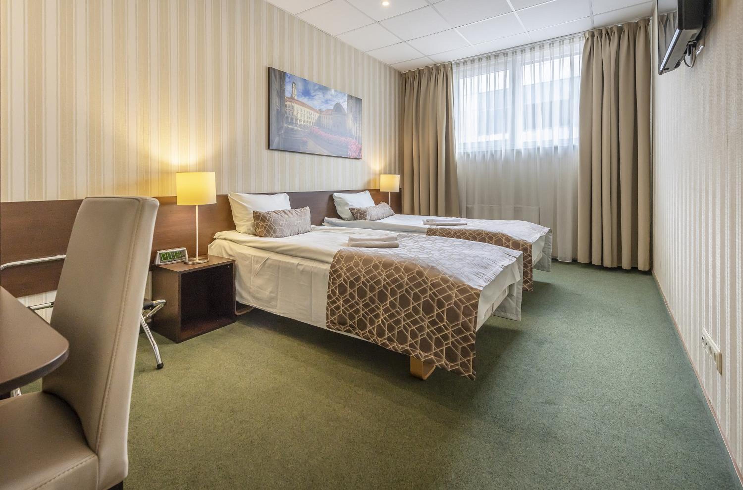 Standard Twin Room - Photo 1