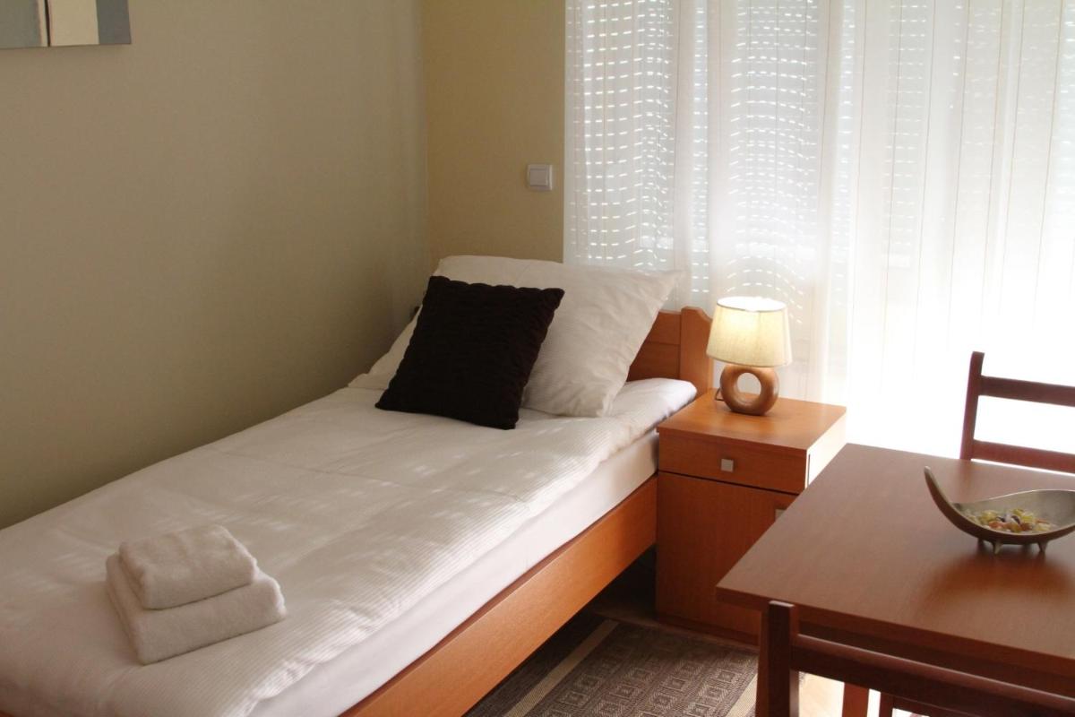 Single Room photo 1