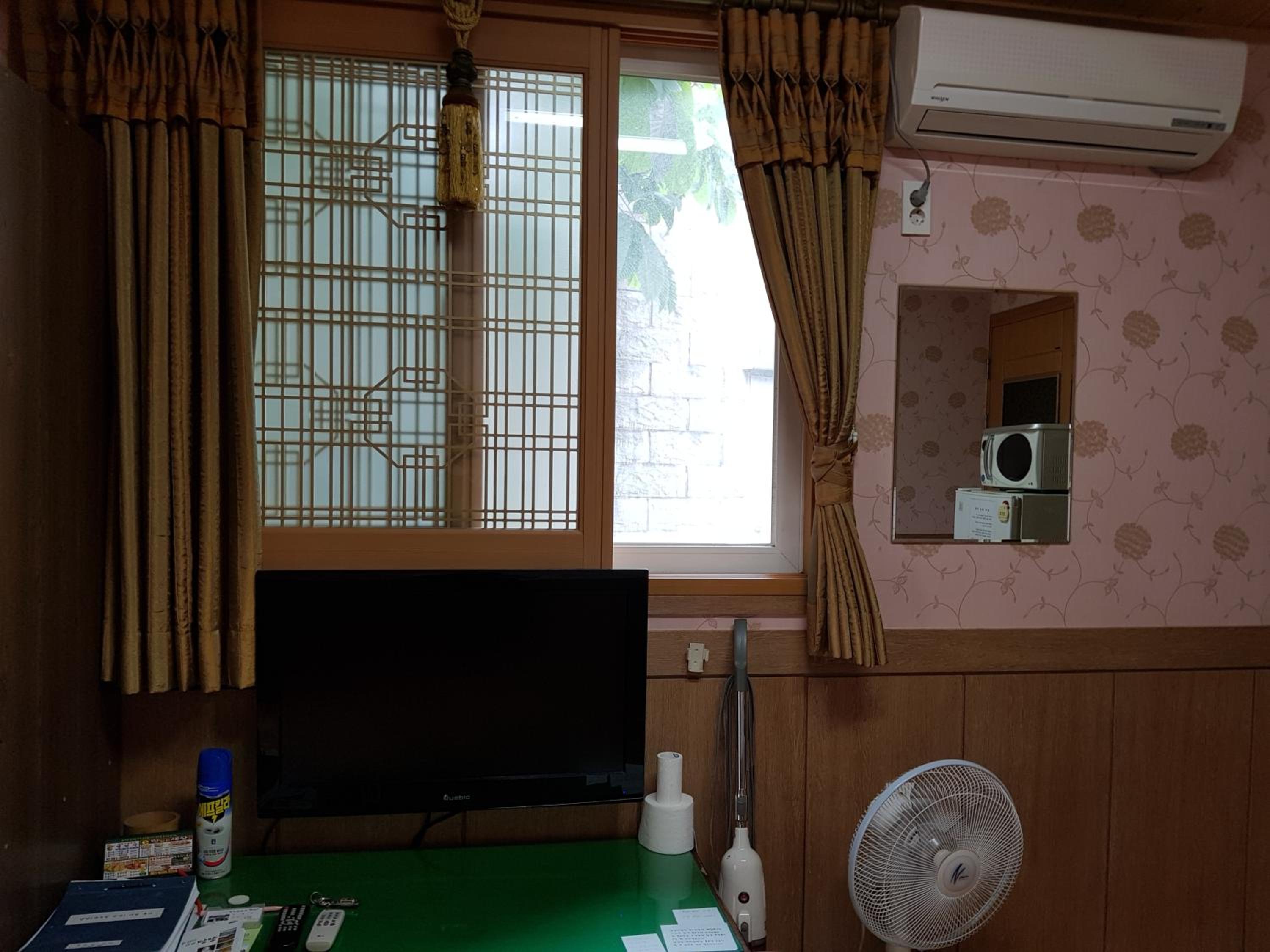 Family Room photo 1
