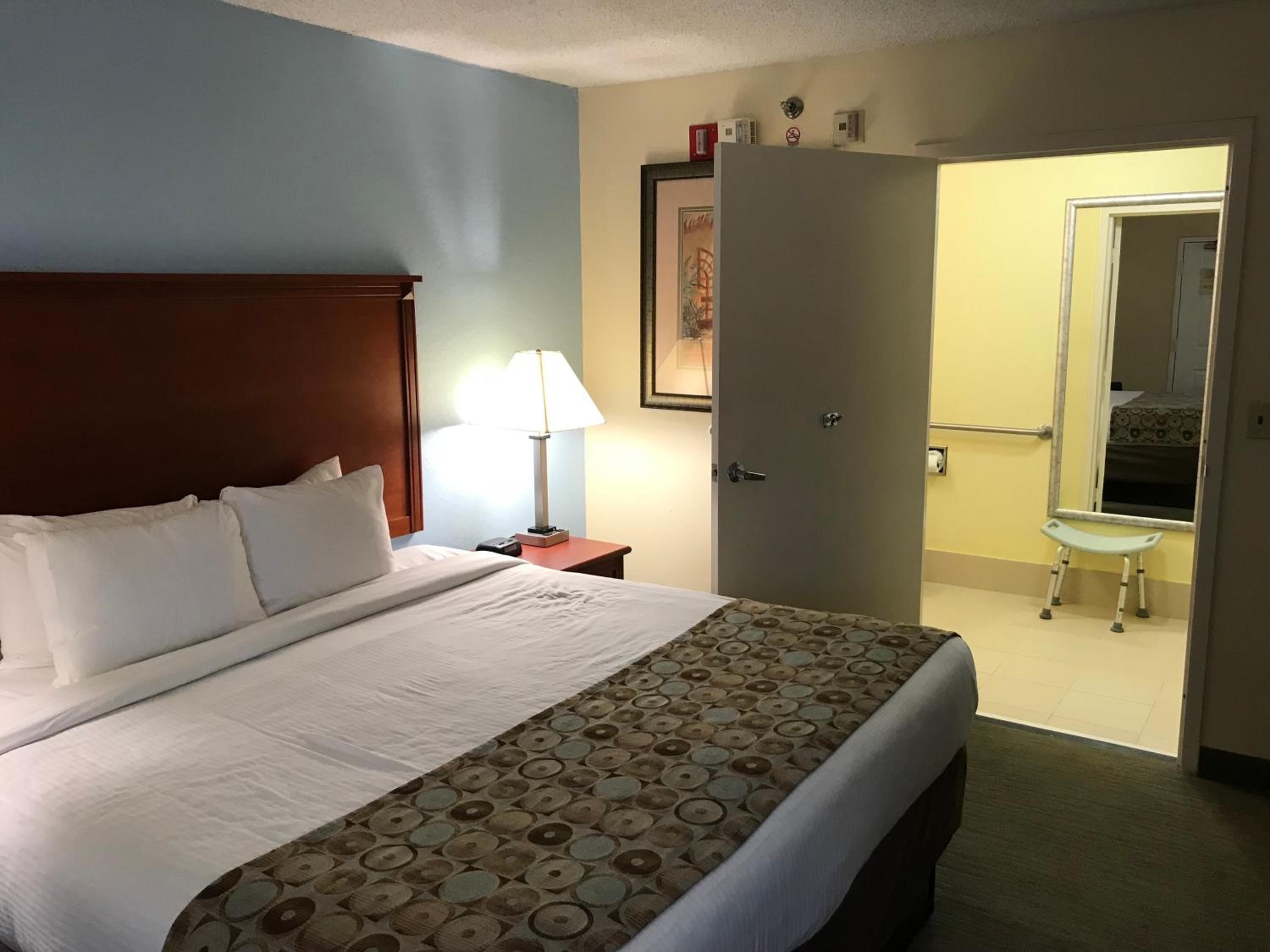 King Room - Mobility Access/Non-Smoking - Photo 1