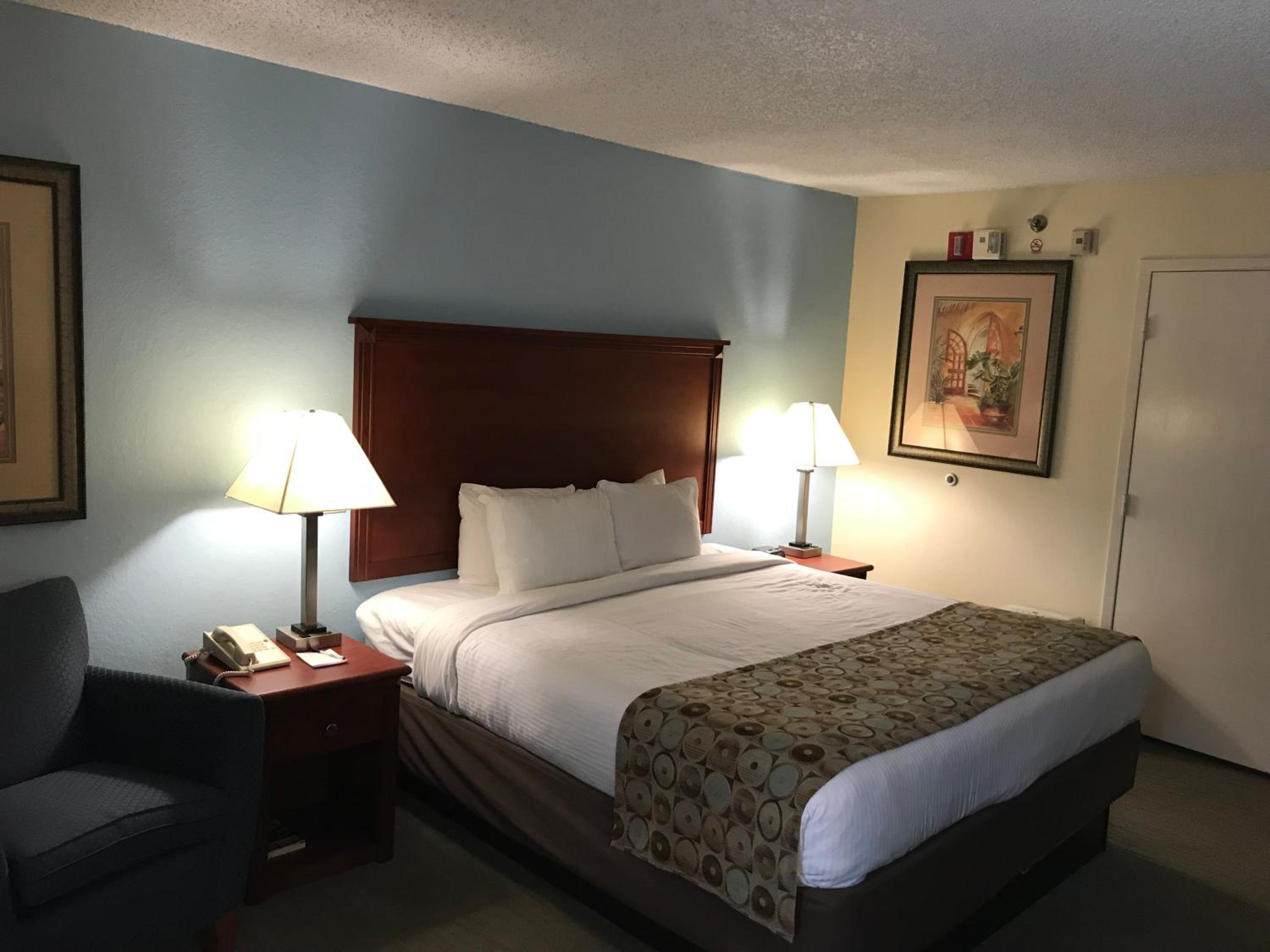 King Room - Mobility Access/Non-Smoking - Photo 7