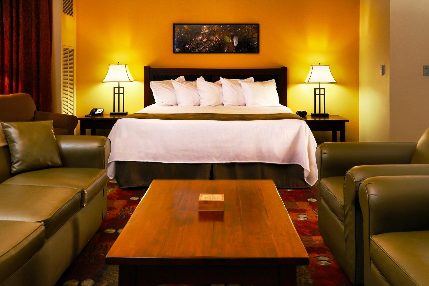 Superior King Suite photo 2