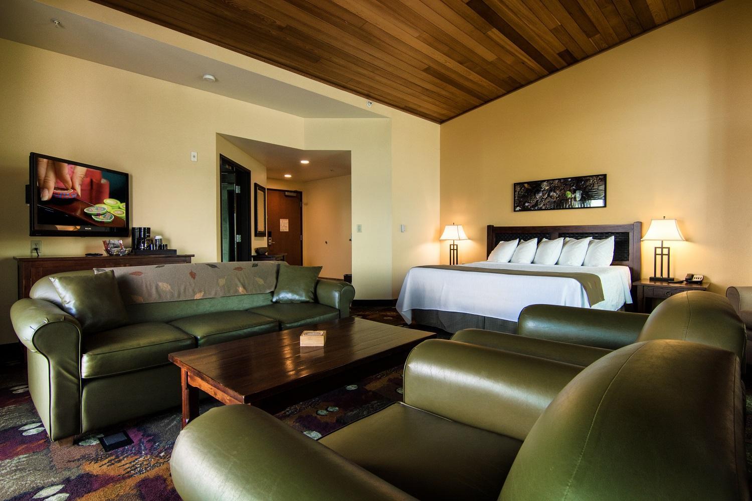 Superior King Suite photo 1