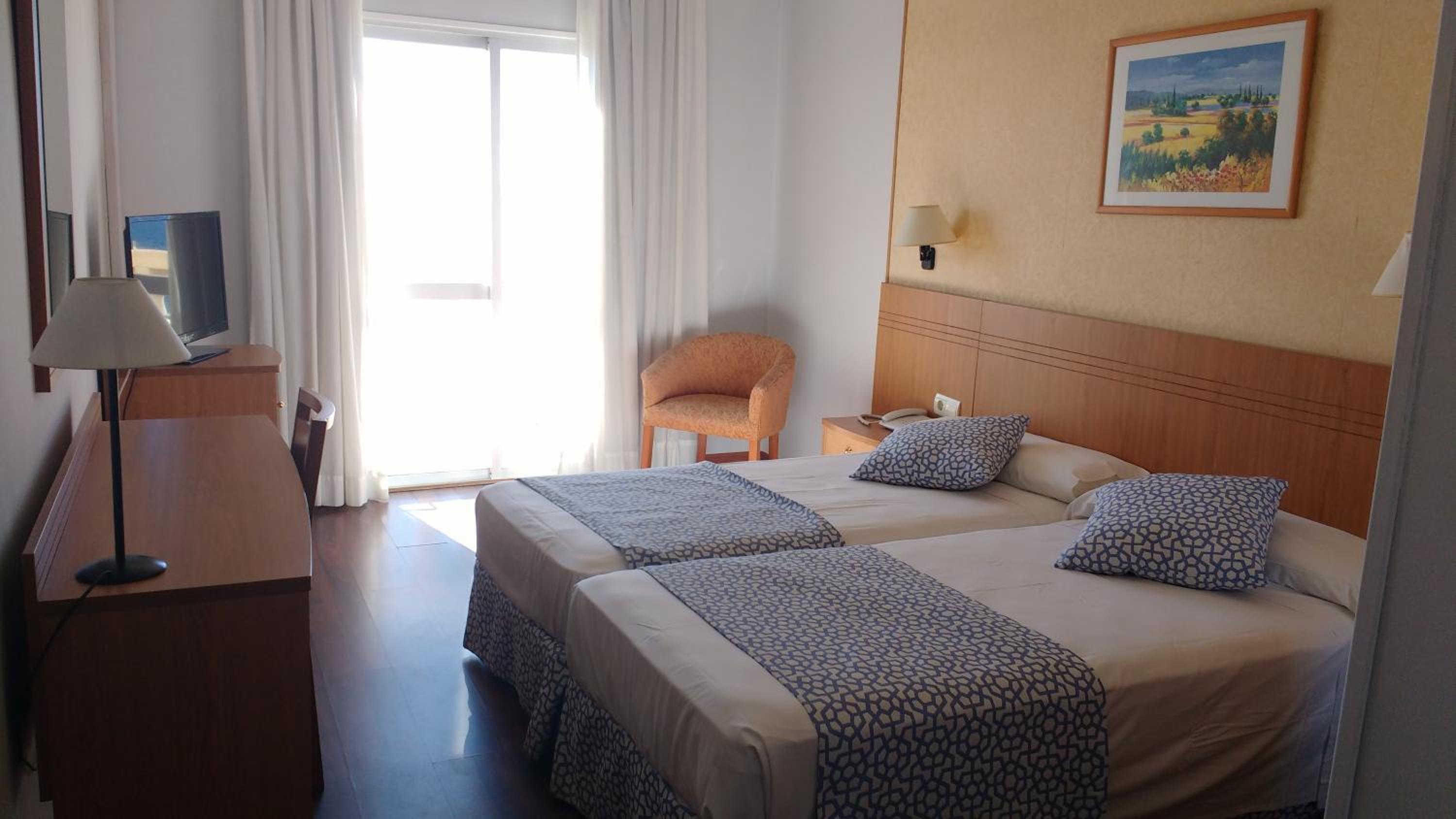 Triple Room with Sea View