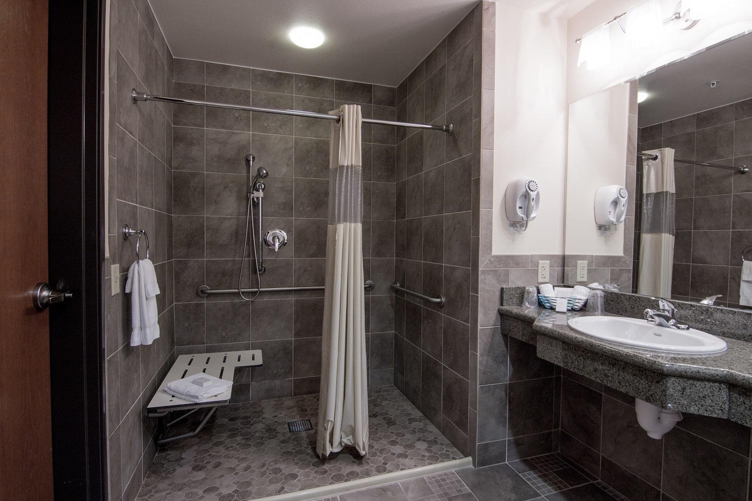 King Room - Disability Access photo 2