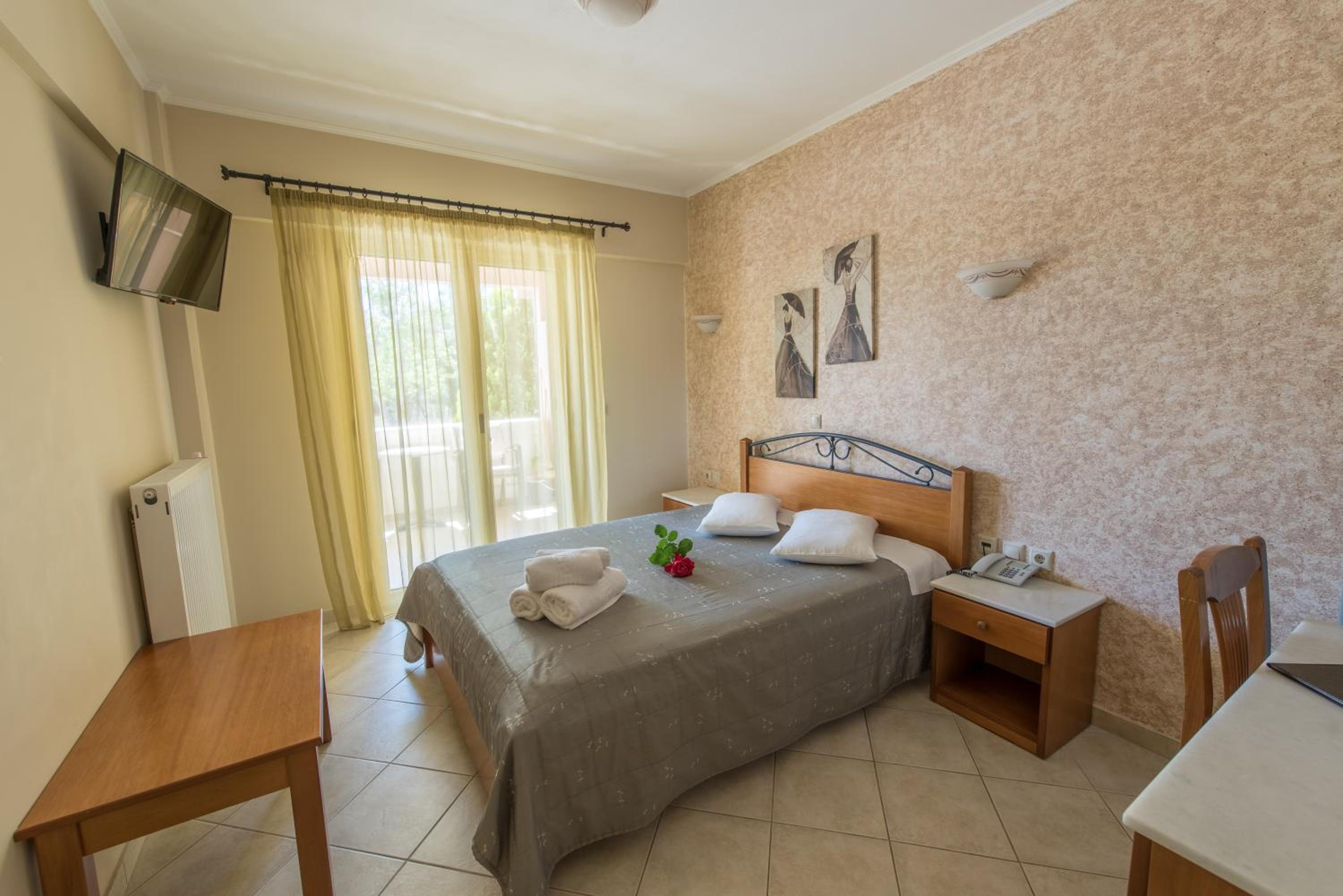 One Bedroom Apartment - Photo 1