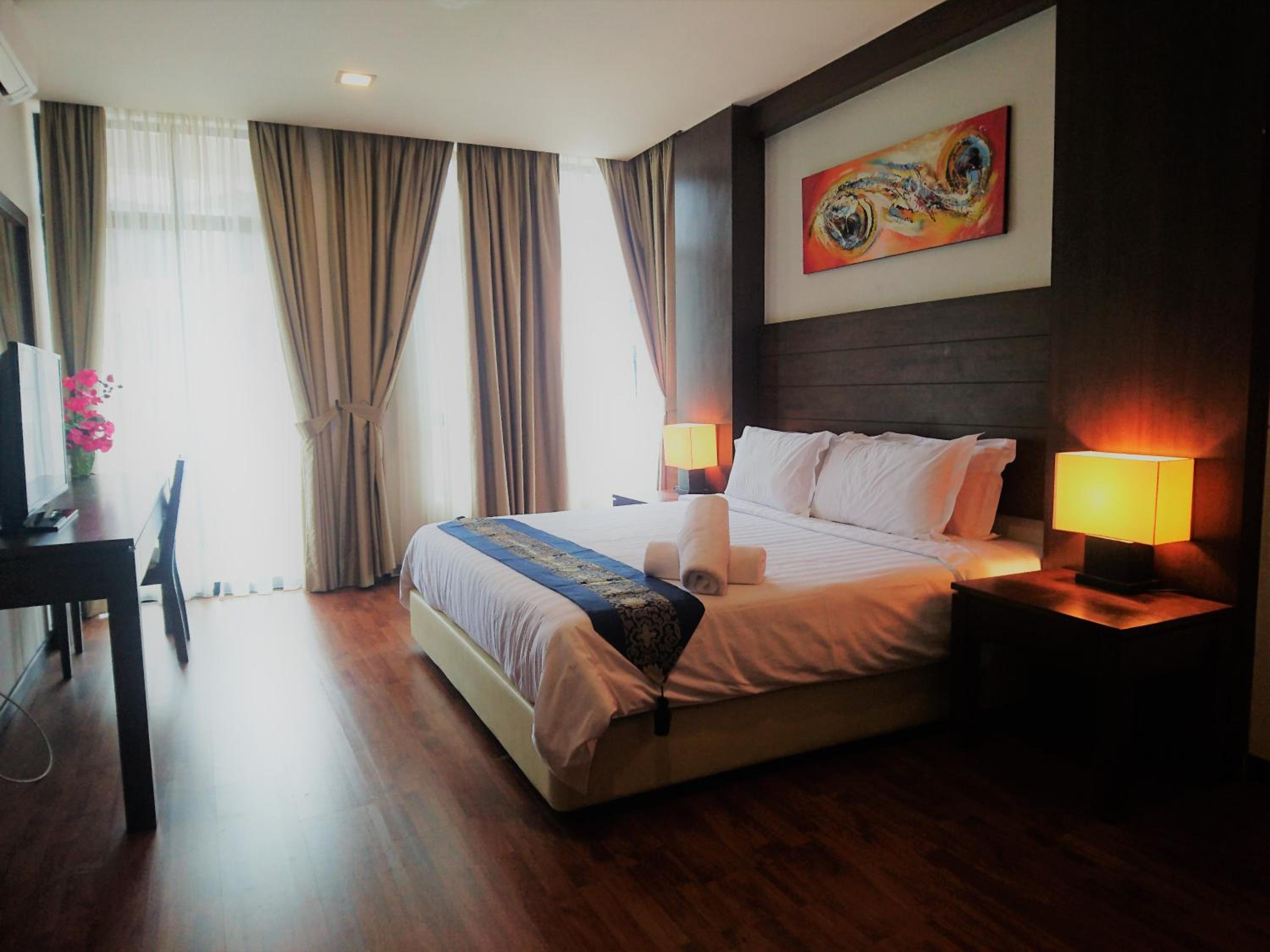One-Bedroom Apartment - Photo 13