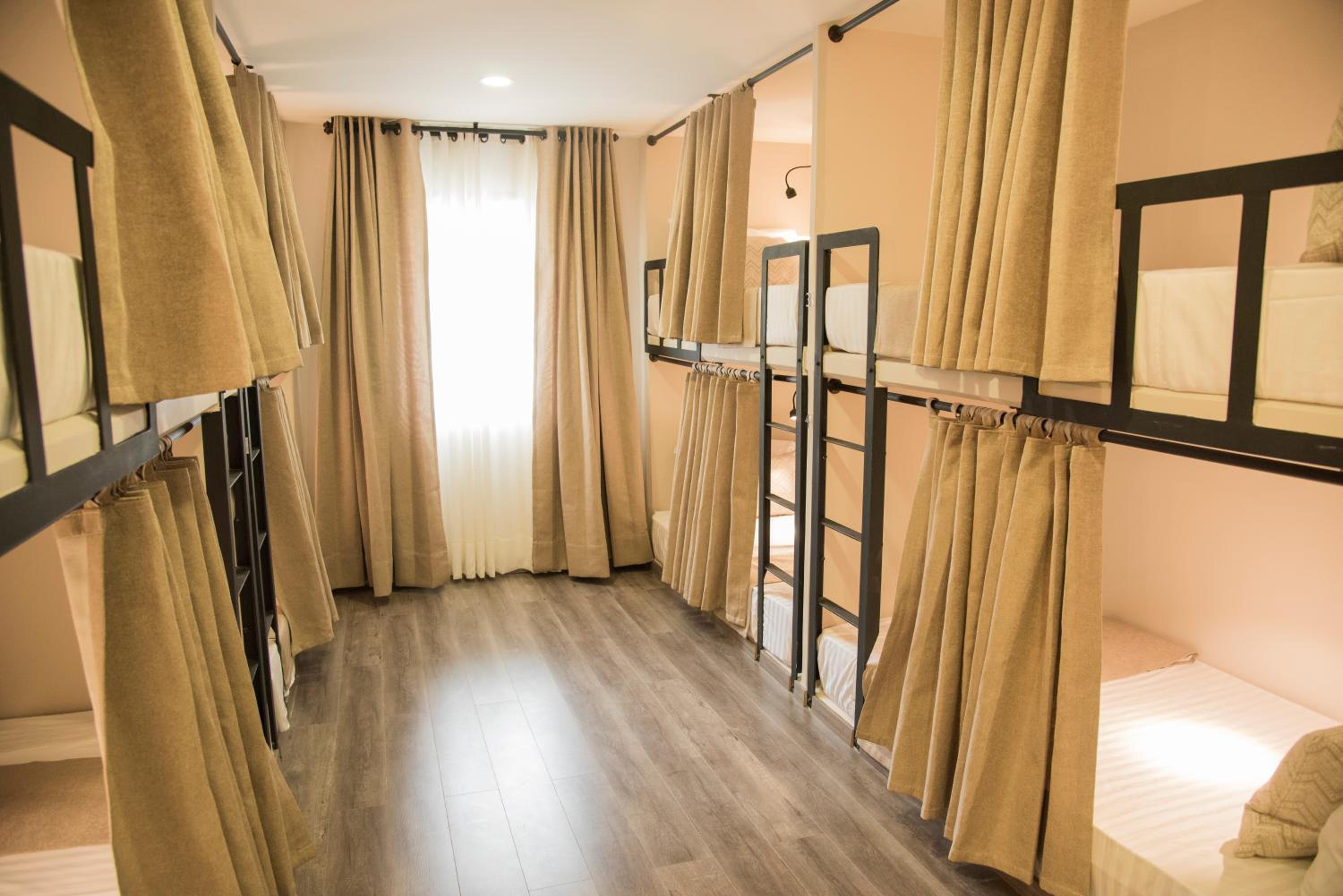 Bed in 8-Bed Mixed Dormitory Room photo 3