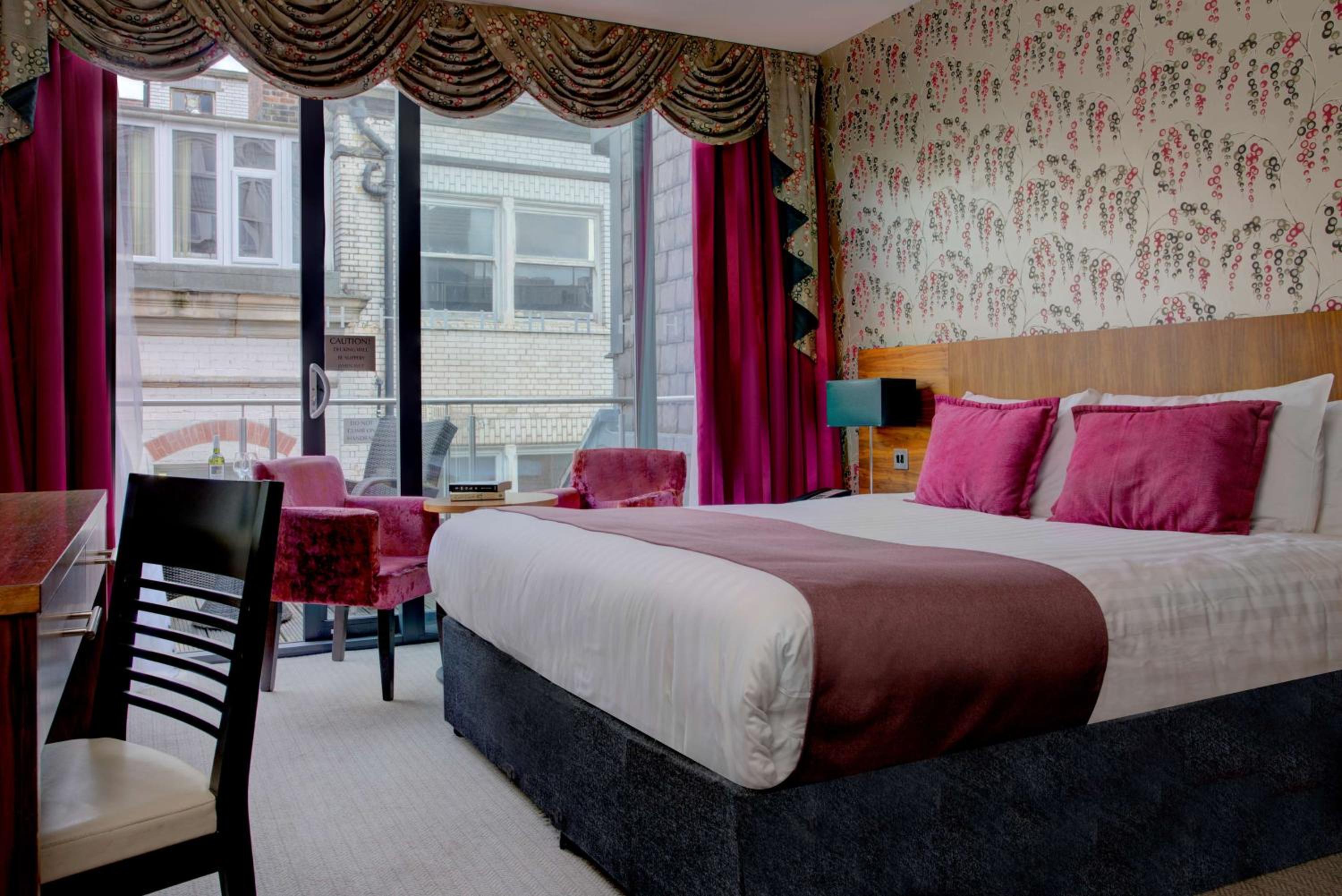 Double Room With Balcony - Non-Smoking
