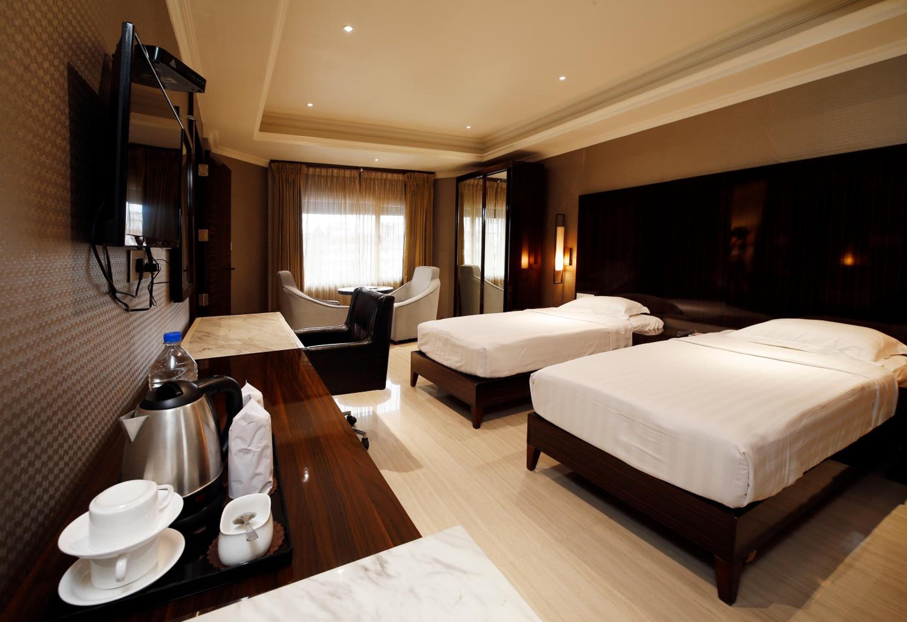 Suite - Photo 5