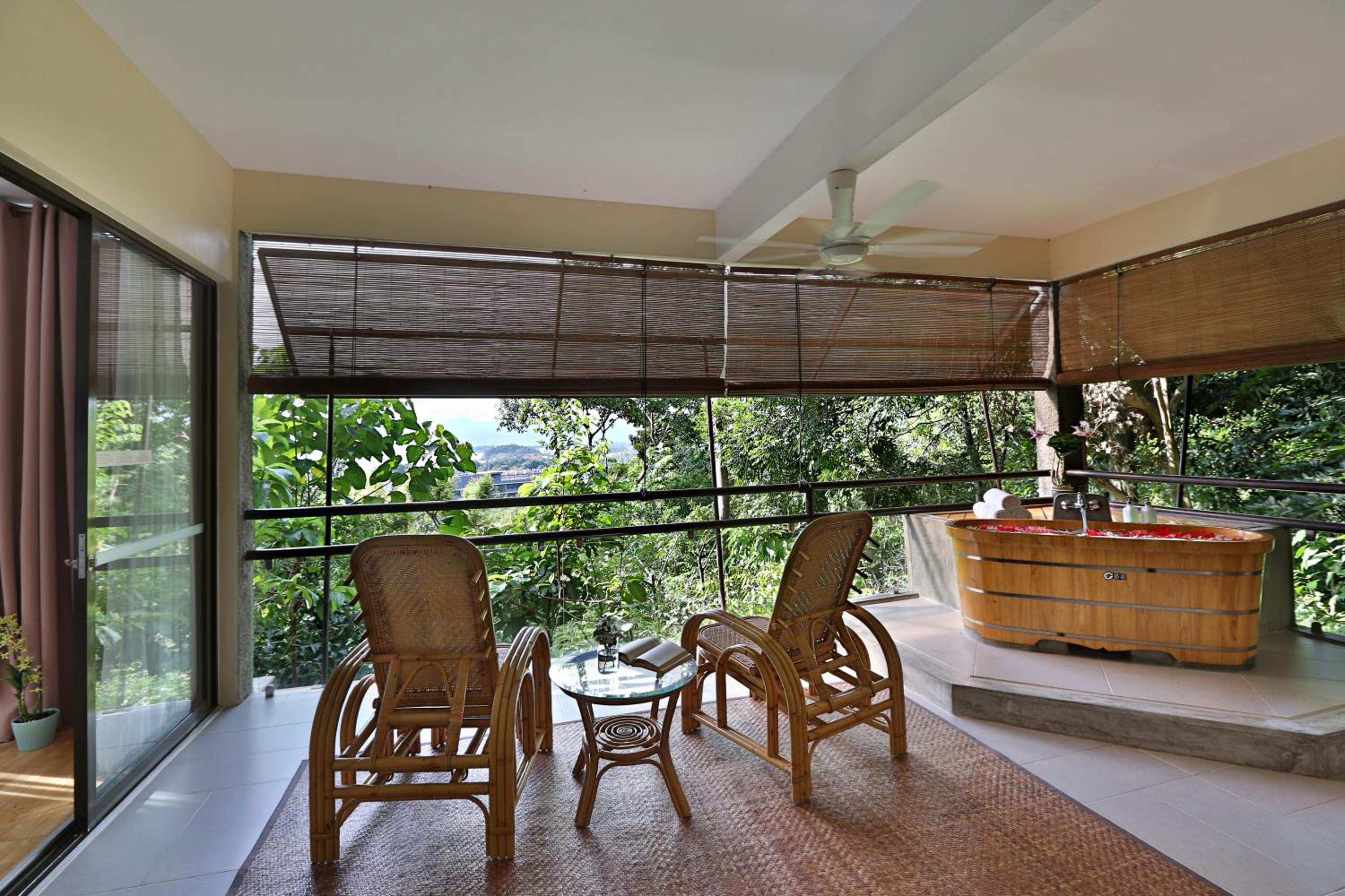 Rainforest Suite photo 3