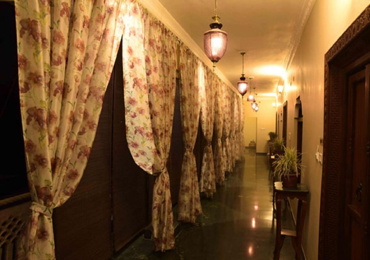 Deluxe King Suite - Photo 10