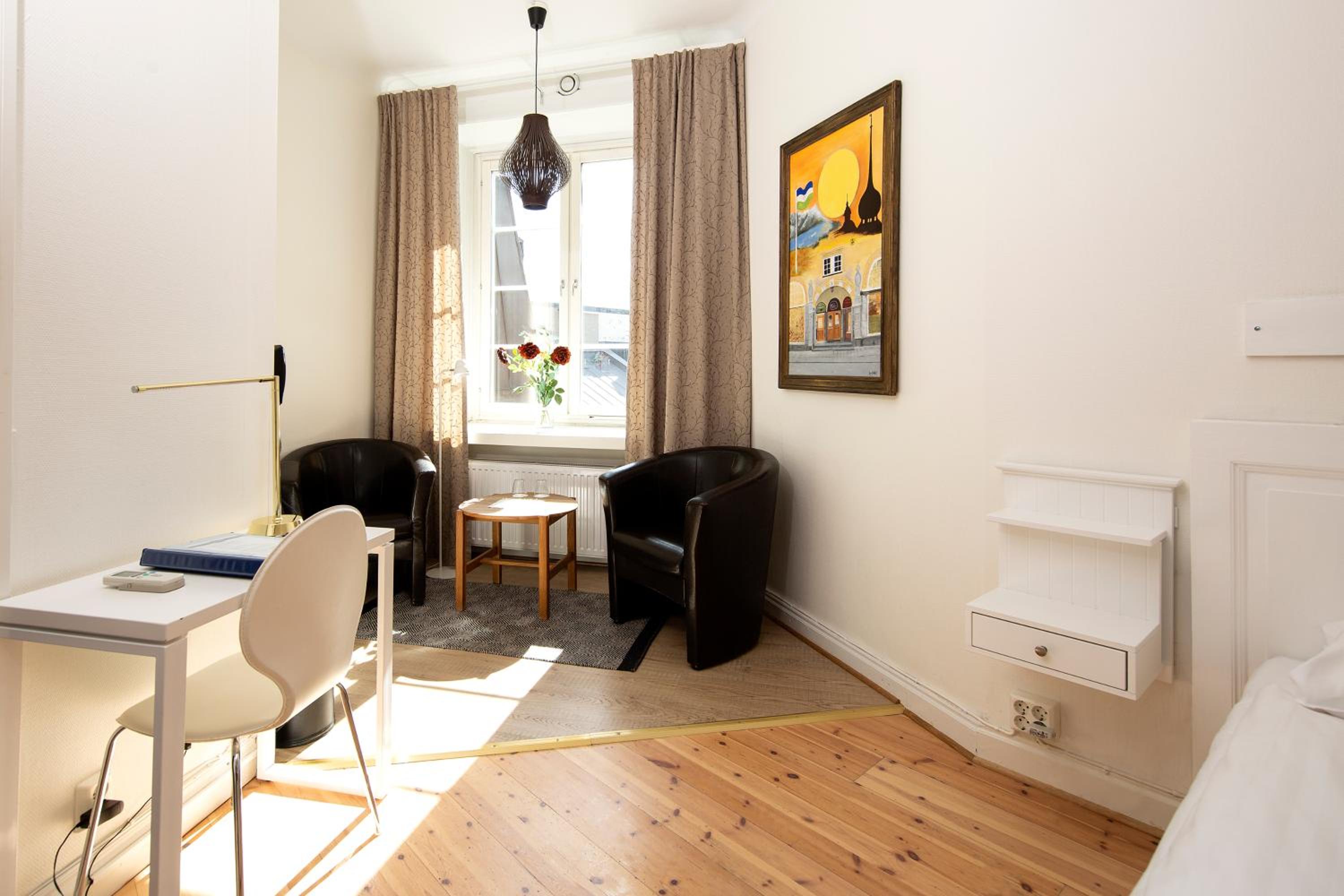 Family Room (2 Adults + 2 Children) photo 1