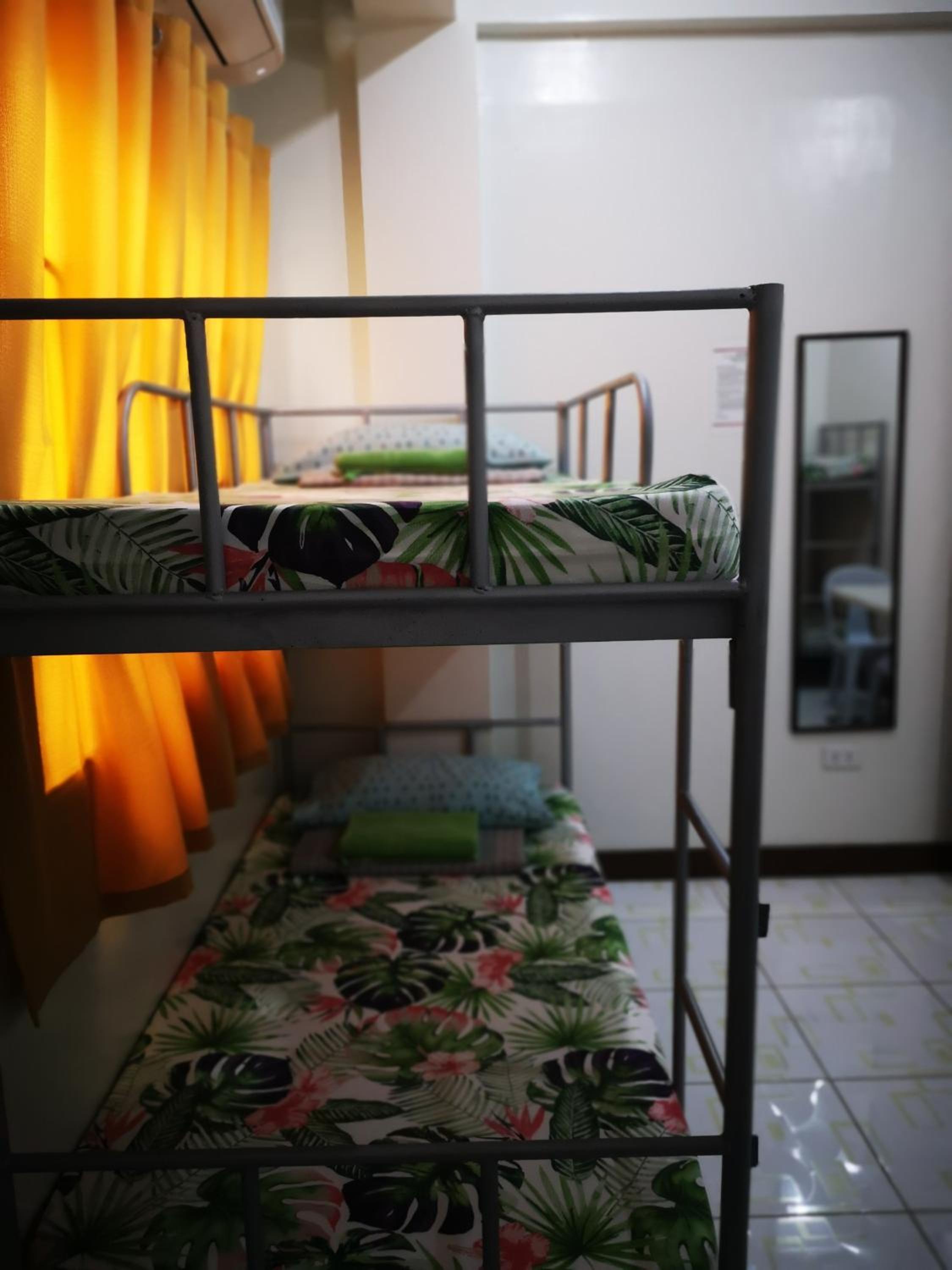 Economy Quadruple Room photo 2