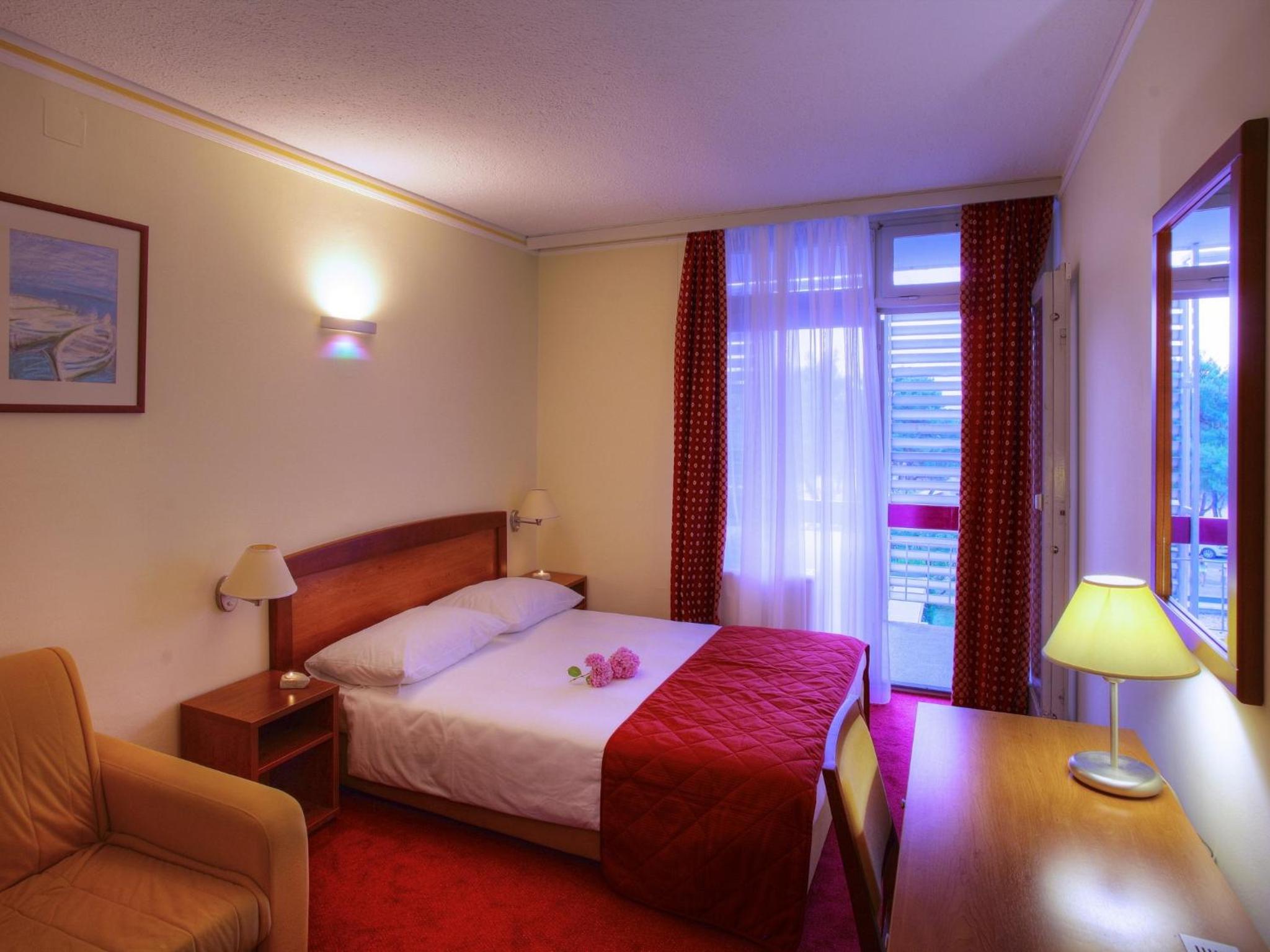Special Offer - Twin Room with Balcony and Park View - Labor Day