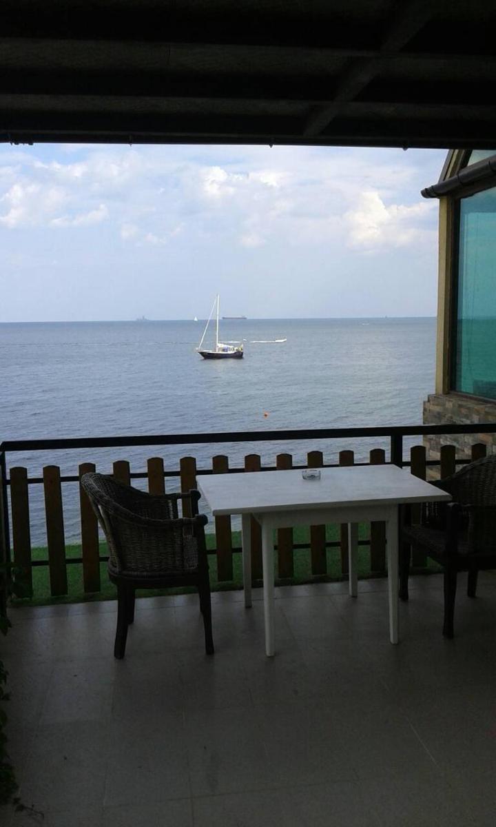 Double Room with Balcony (2 Adults + 1 Child) - Photo 2