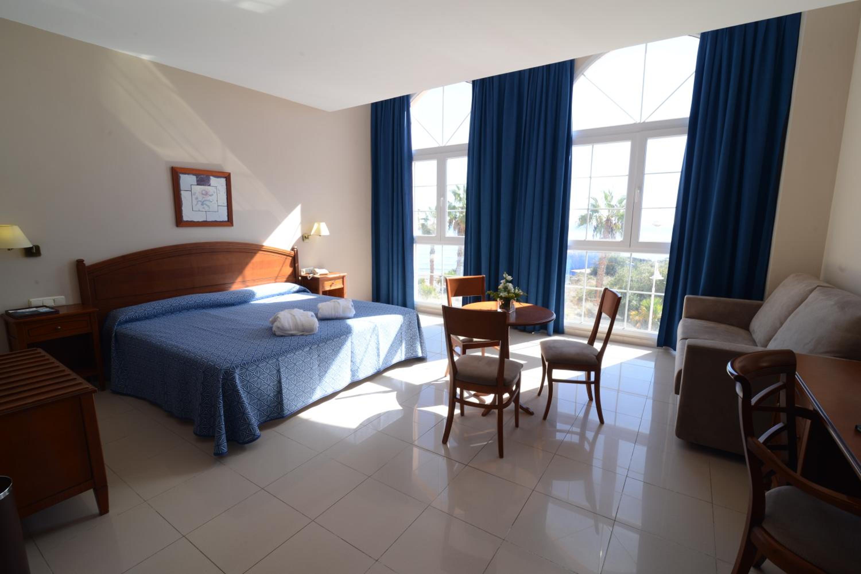 Triple Room (3 Adults) photo 2
