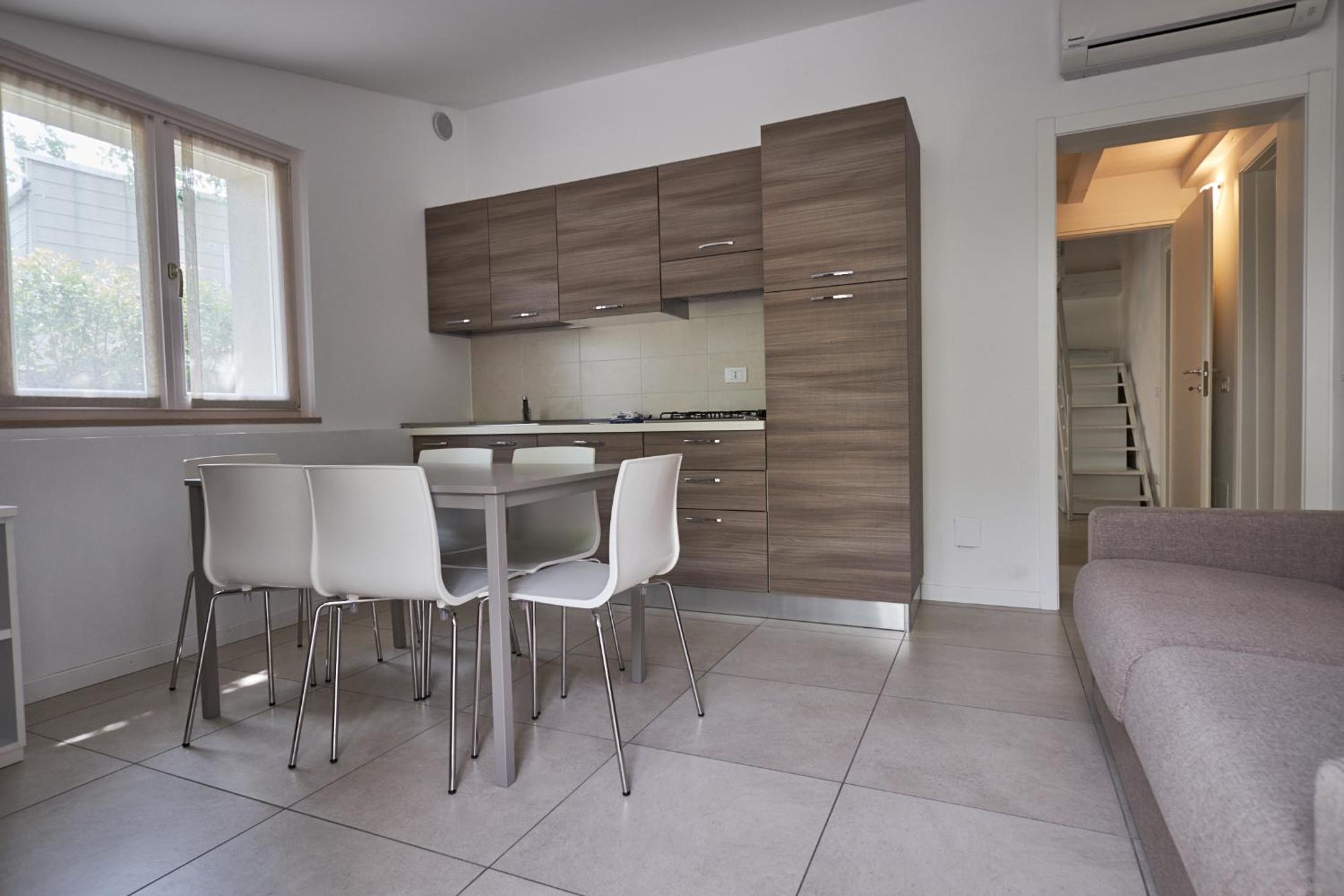 Two-Bedroom Apartment - Split Level - Photo 8