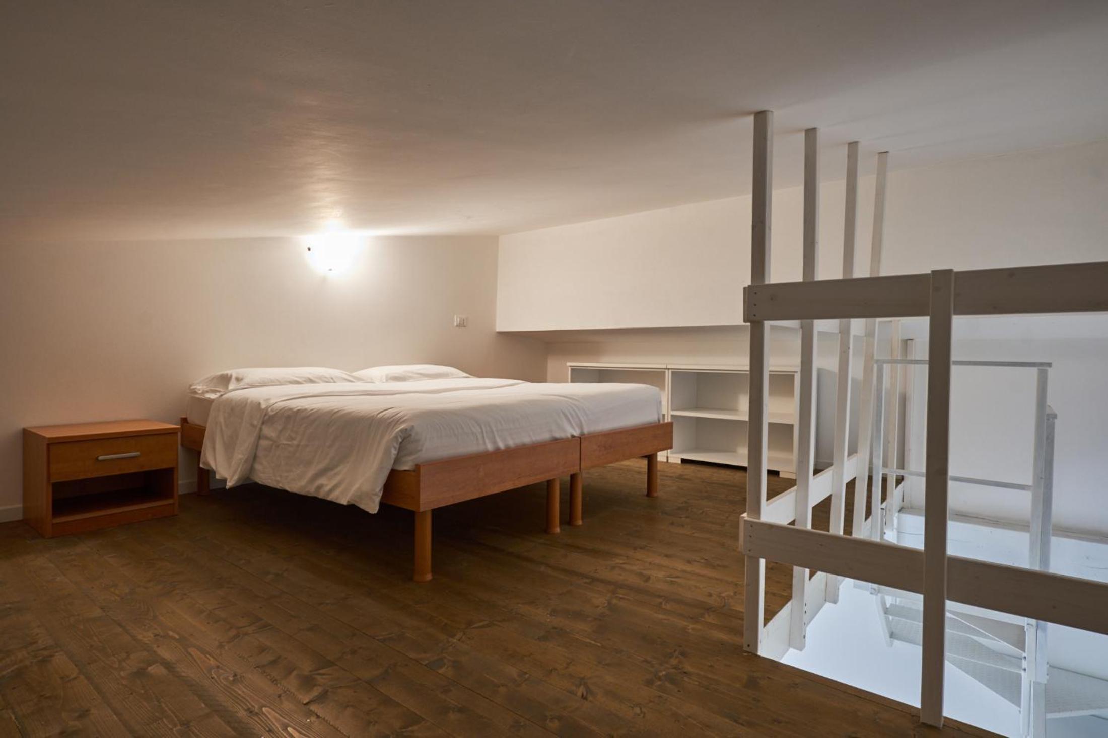 Two-Bedroom Apartment - Split Level - Photo 10