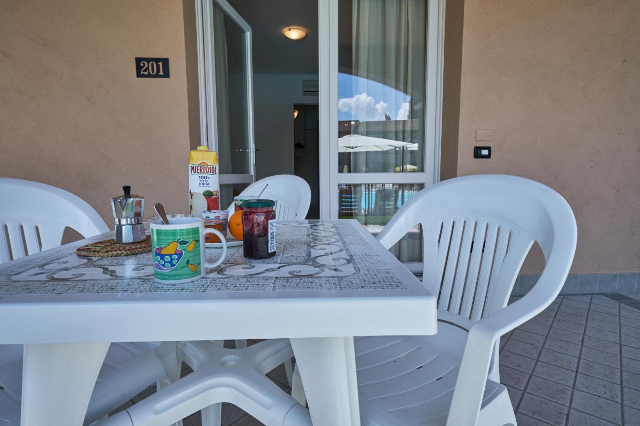 Standard Apartment (3 Adults) - Photo 5