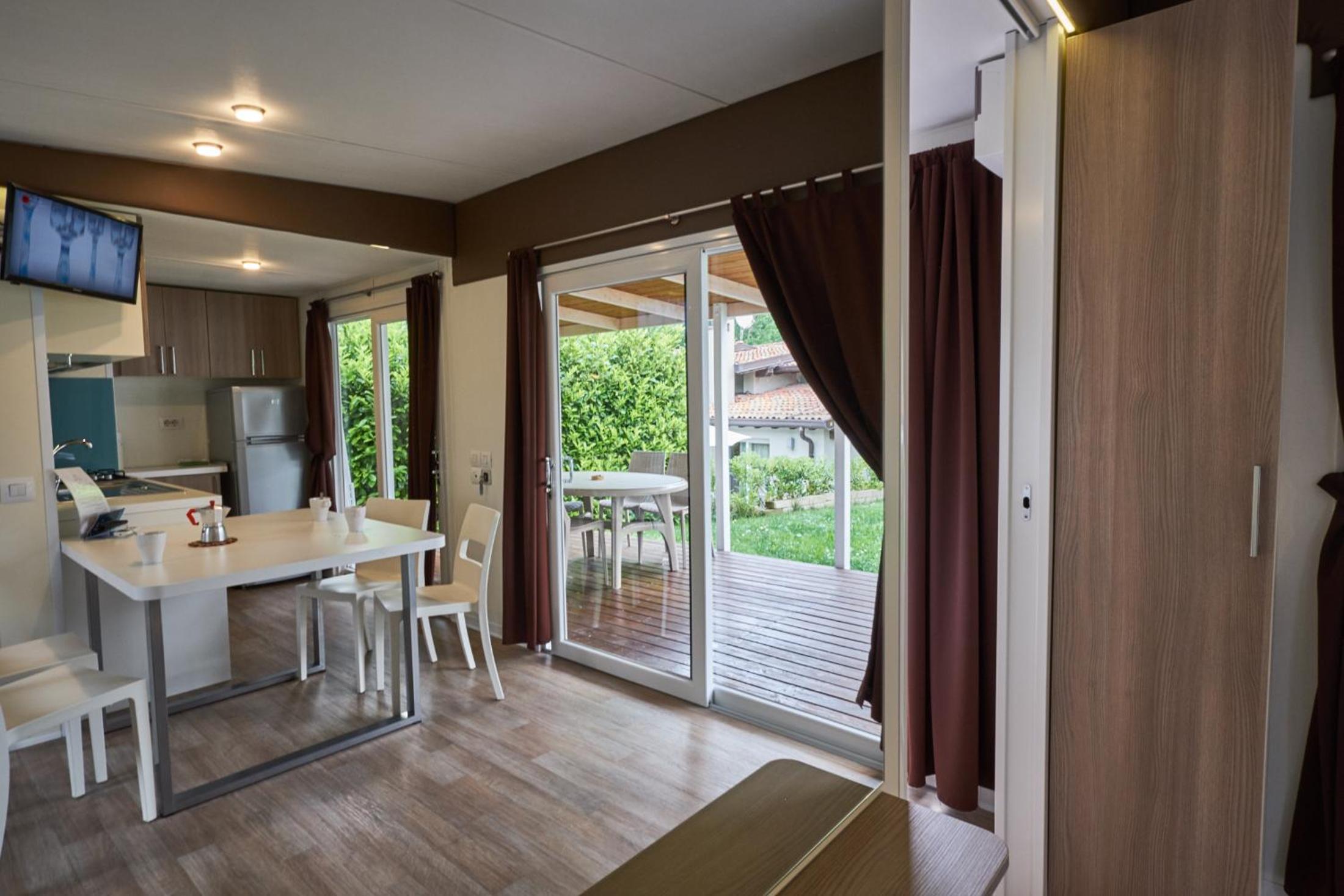 Two-Bedroom Mobile Home - Photo 3
