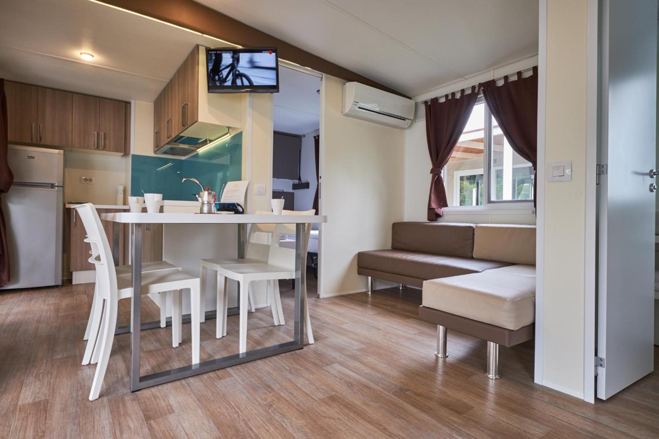 Two-Bedroom Mobile Home - Photo 15