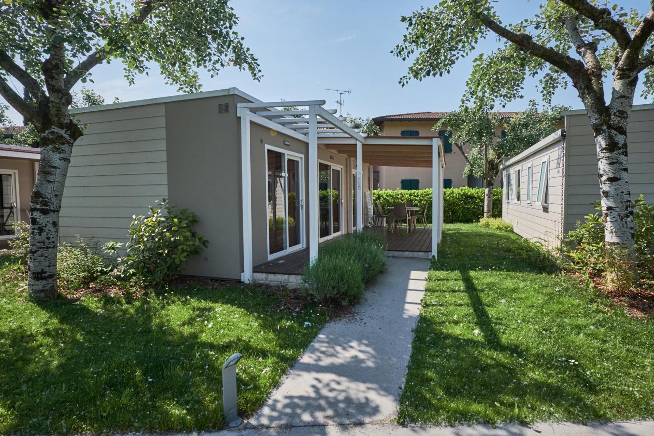 Two-Bedroom Mobile Home - Photo 20