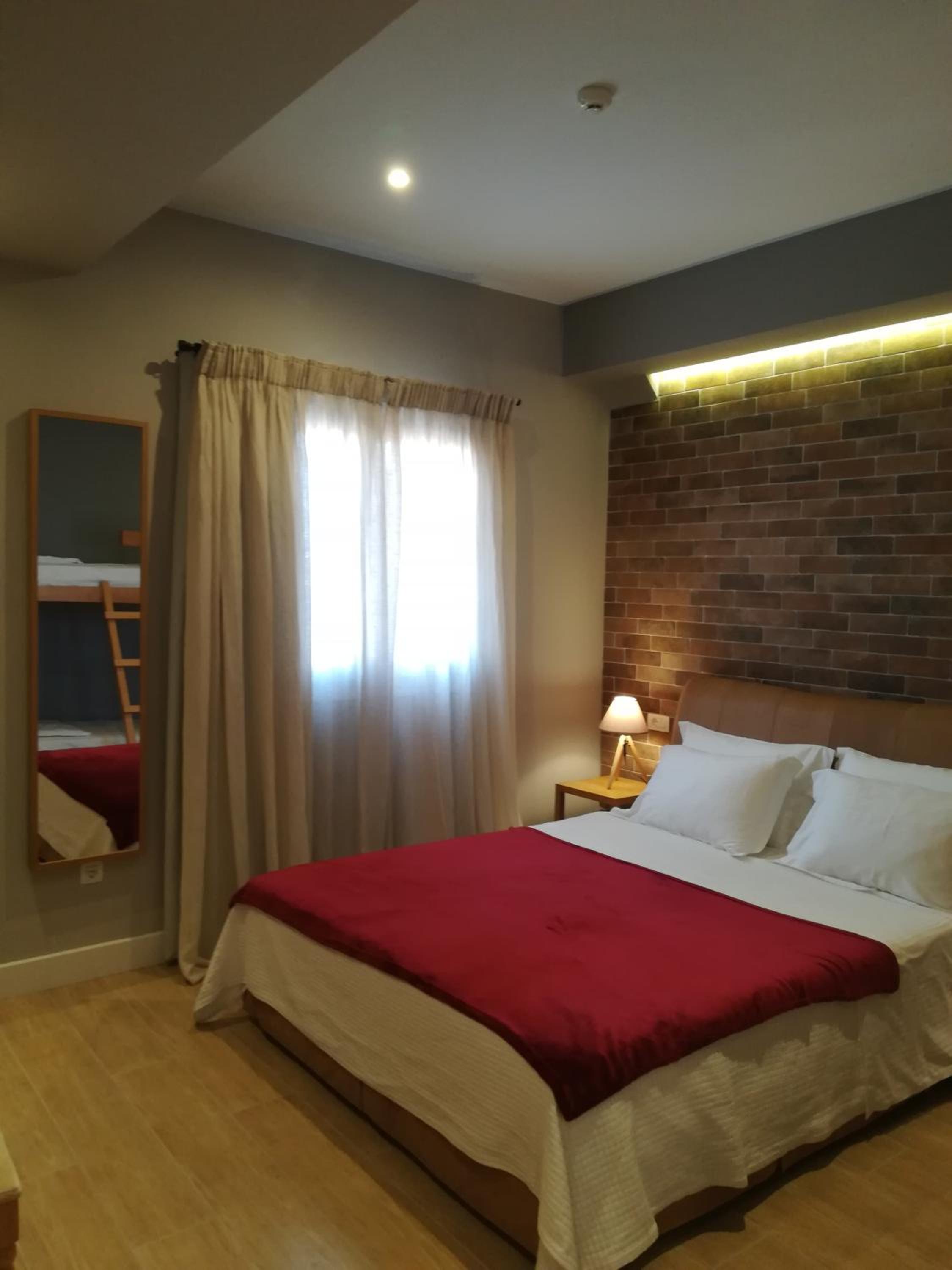 Quadruple Room - Photo 2