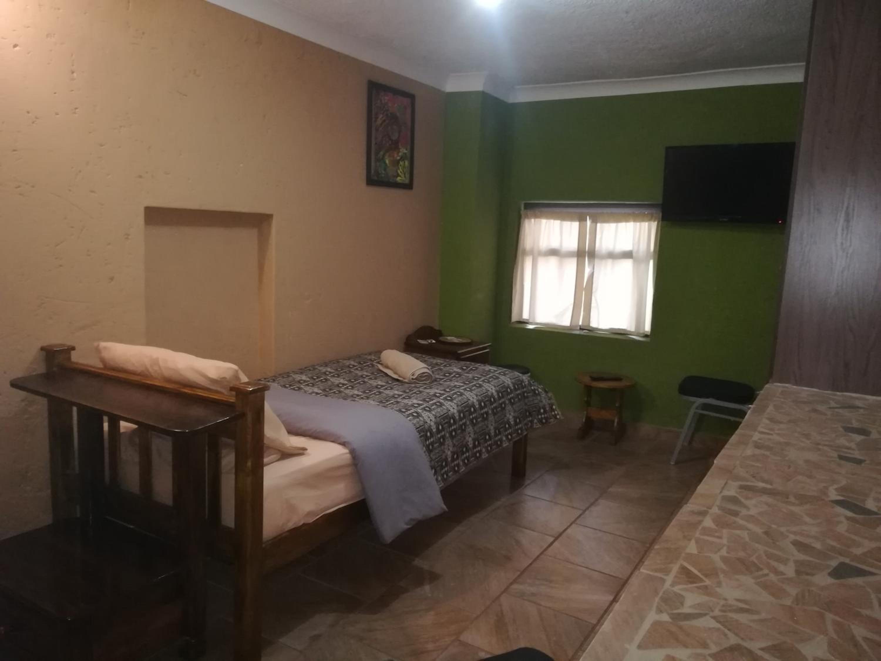 Superior Suite - Photo 5
