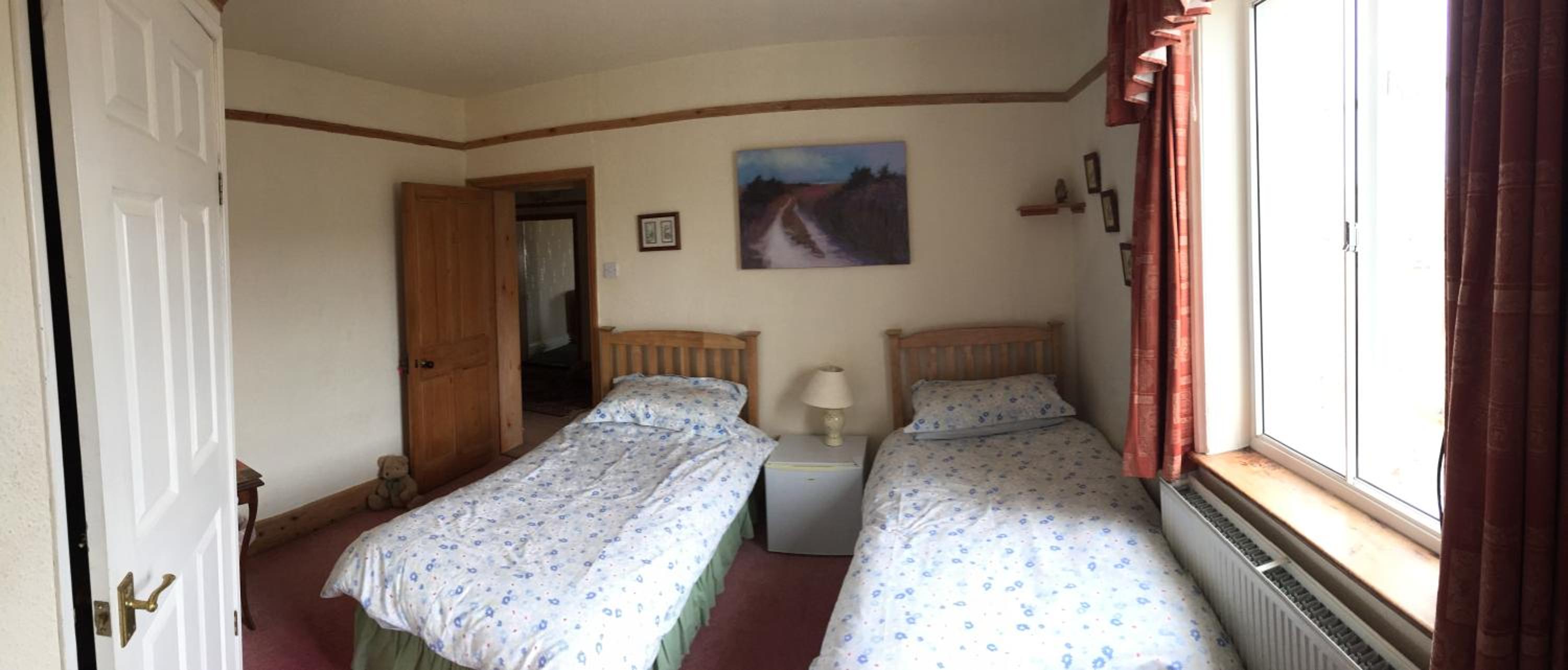 Twin Room with Bathroom photo 2