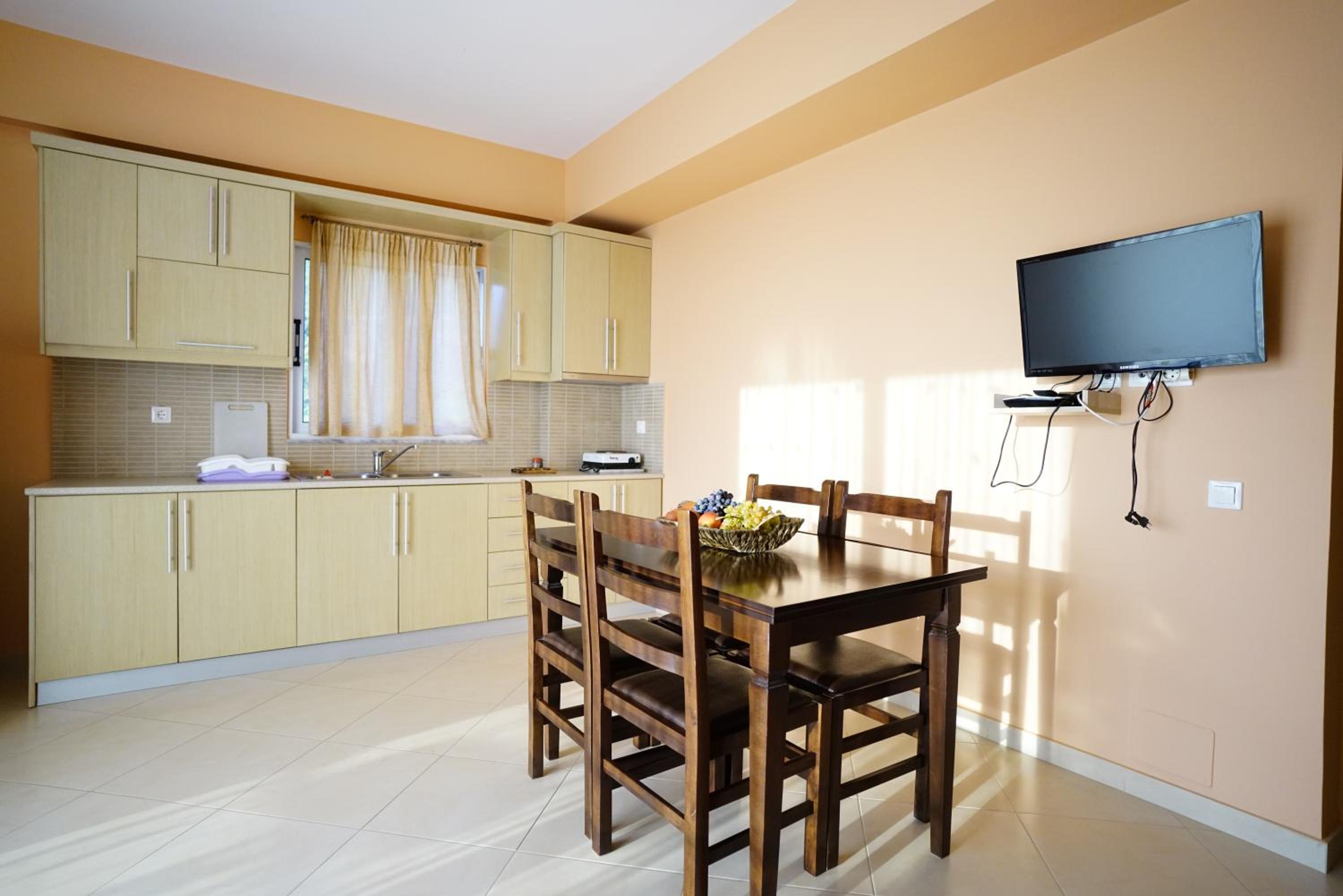 One-Bedroom Apartment photo 3