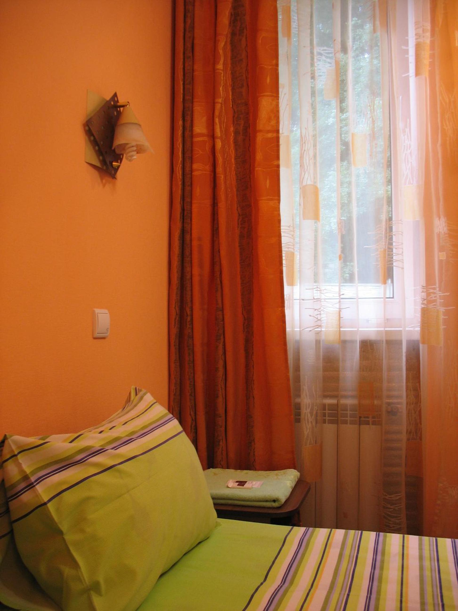Economy Twin Room with Shared Bathroom photo 2