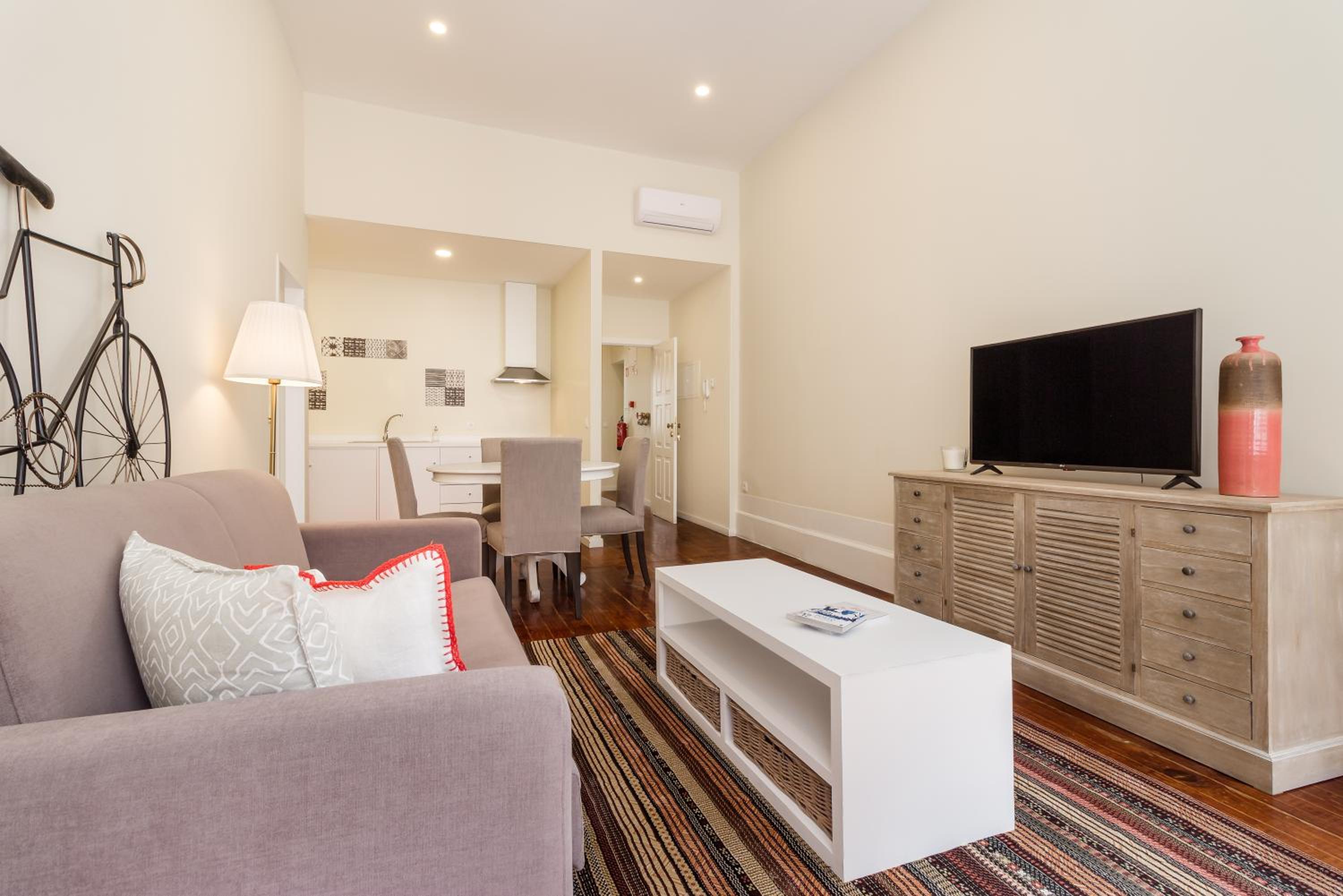 Deluxe Apartment