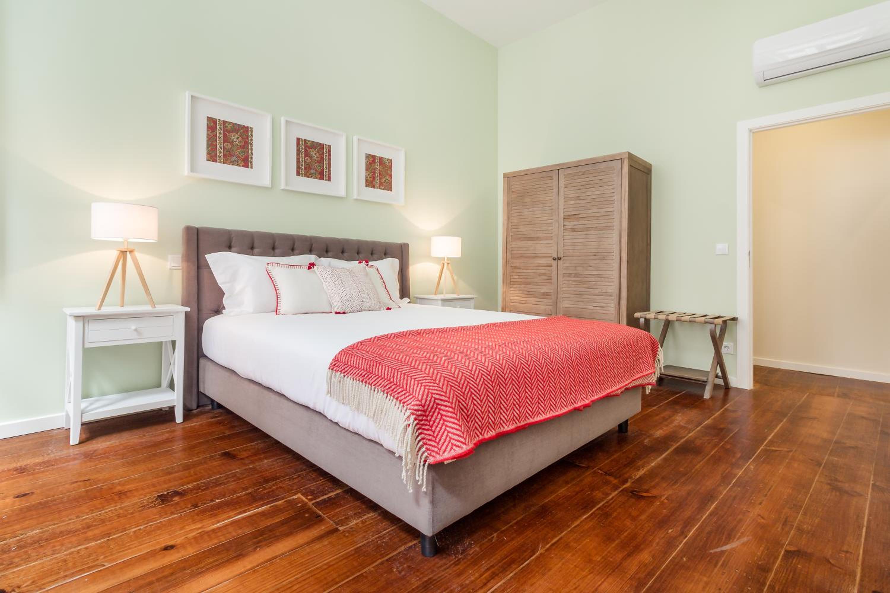 Superior Apartment