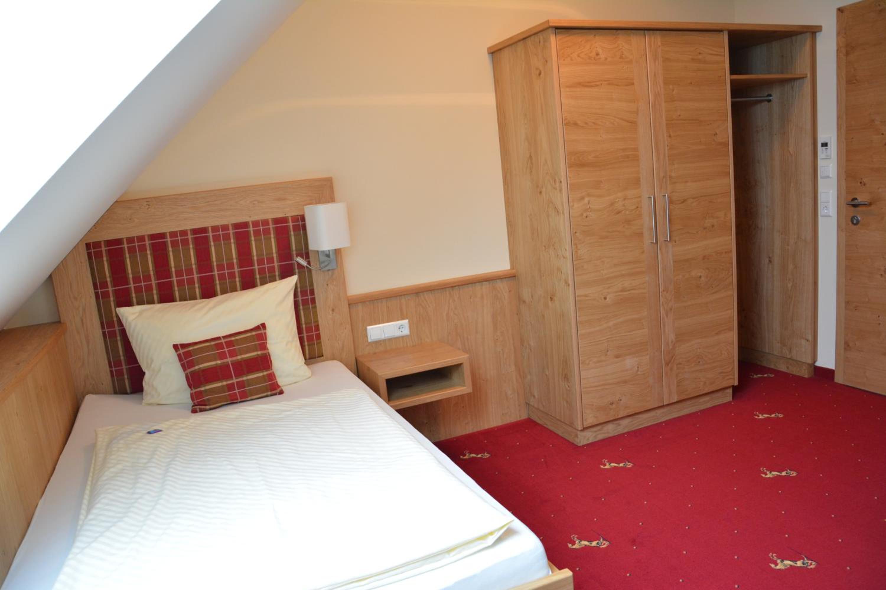 Deluxe Single Room
