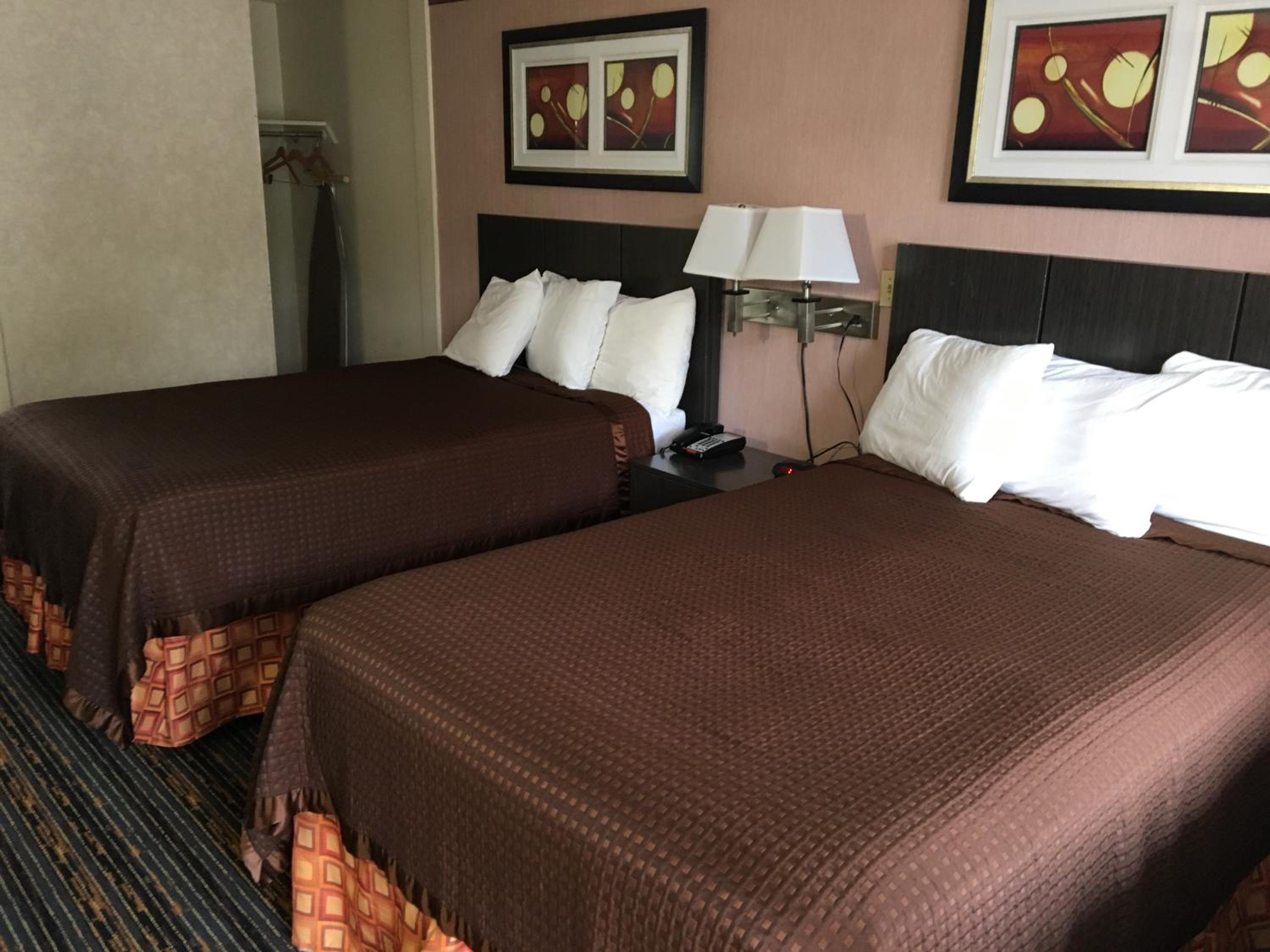 Double Room with Two Double Beds - Non-Smoking photo 3