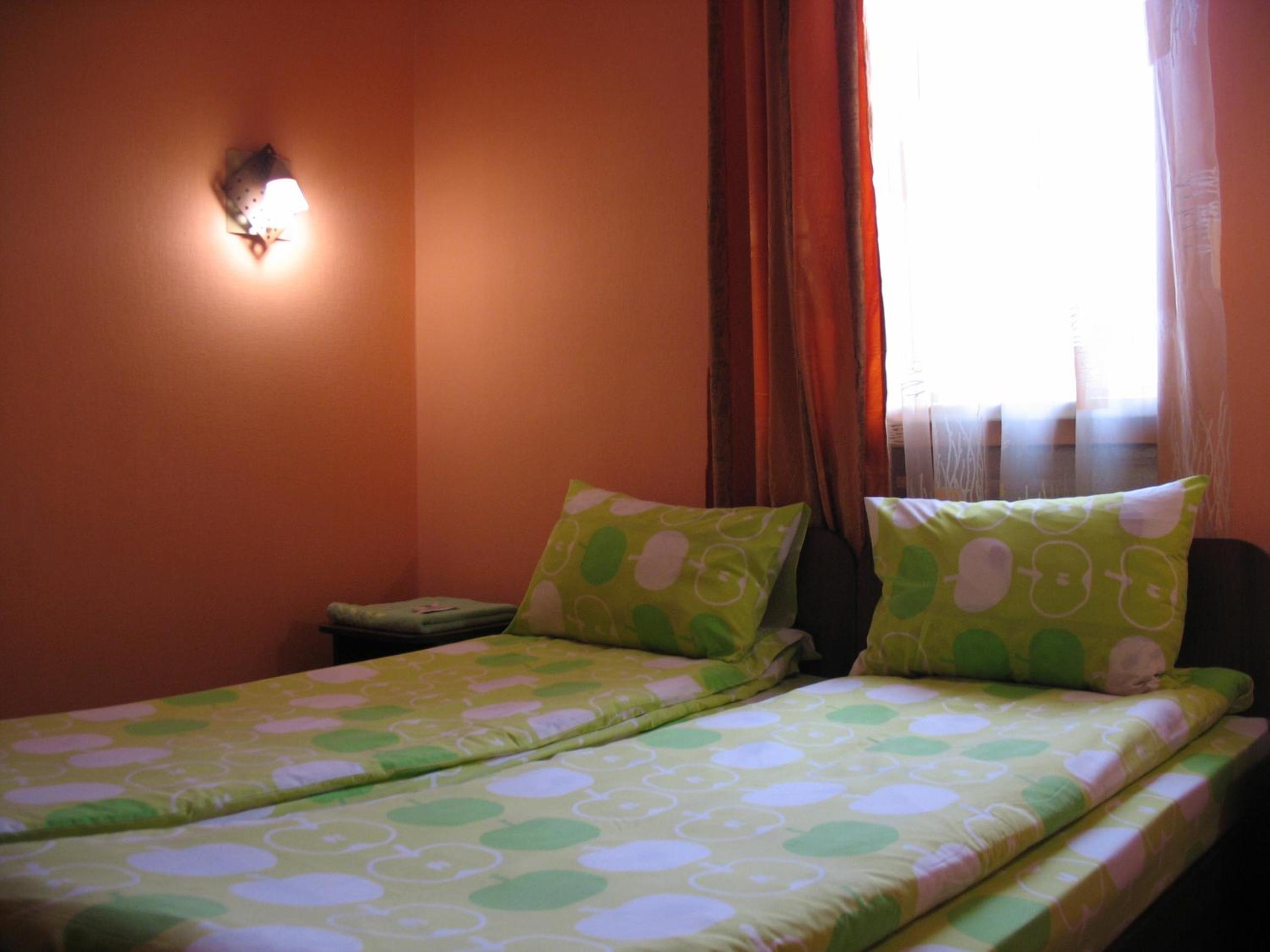 Economy Twin Room with Shared Bathroom photo 3